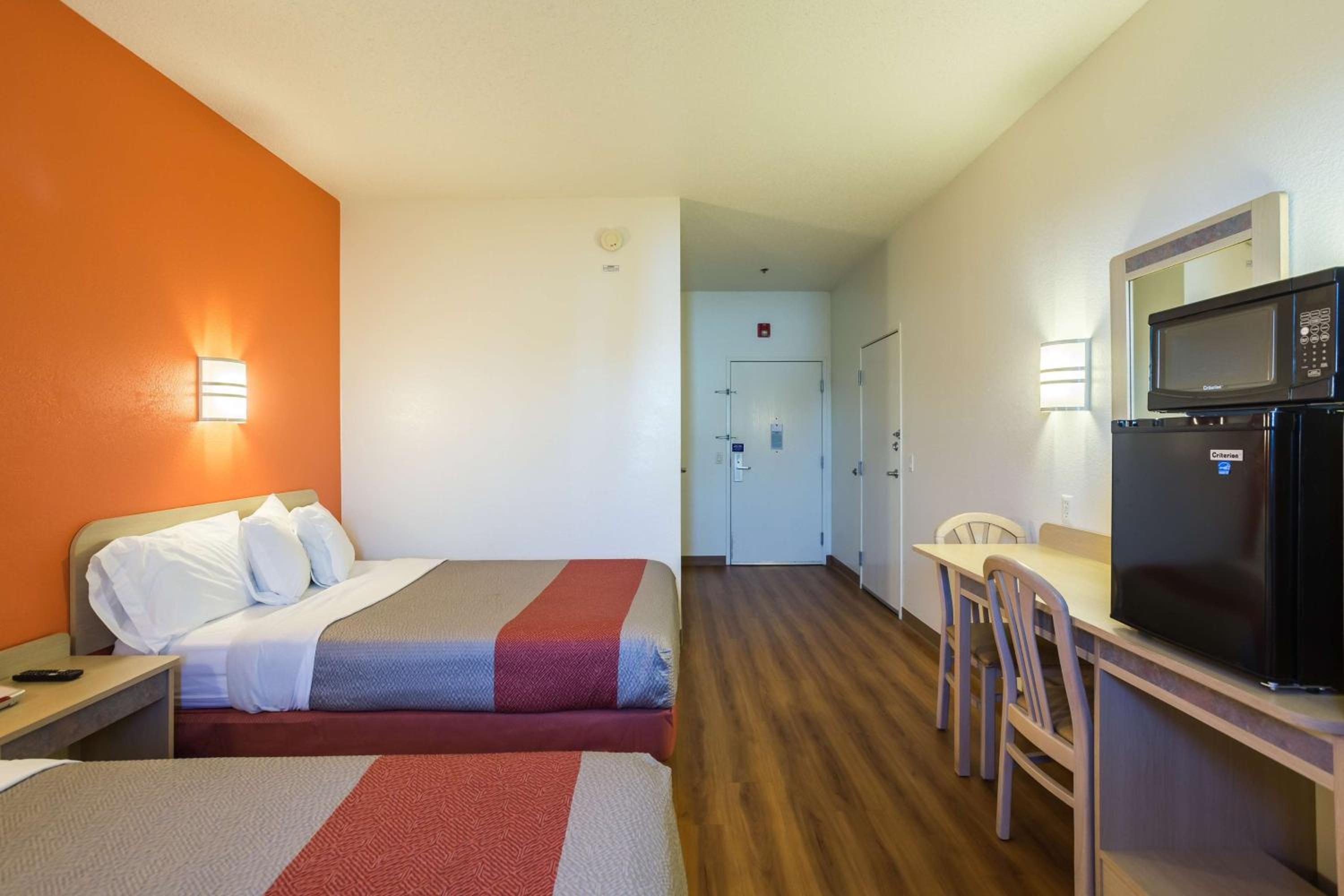 Motel 6 Dale, Indiana Near Holiday World and Splashing safari#Central Time #I64 Highway