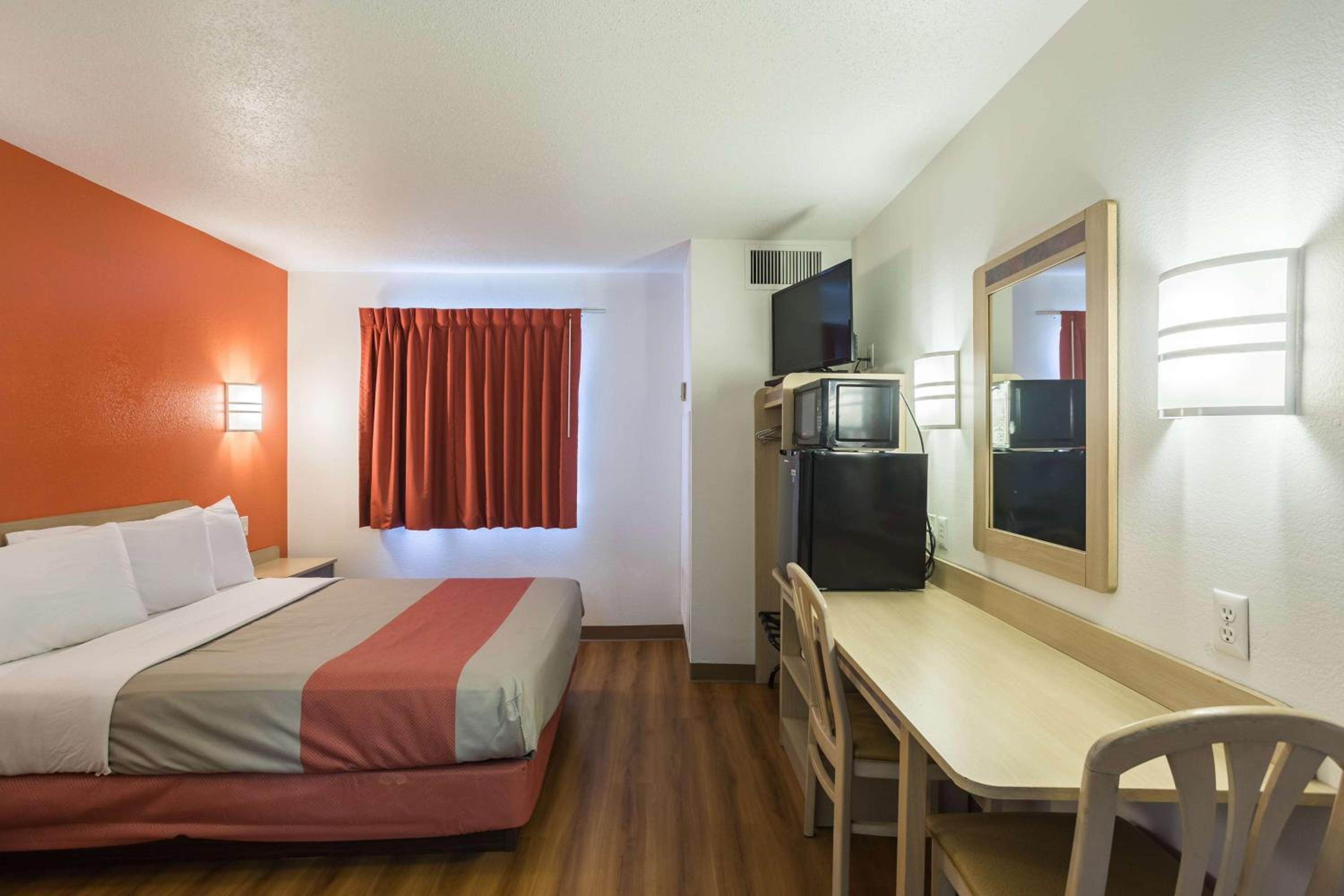 Motel 6 Dale, Indiana Near Holiday World and Splashing safari#Central Time #I64 Highway
