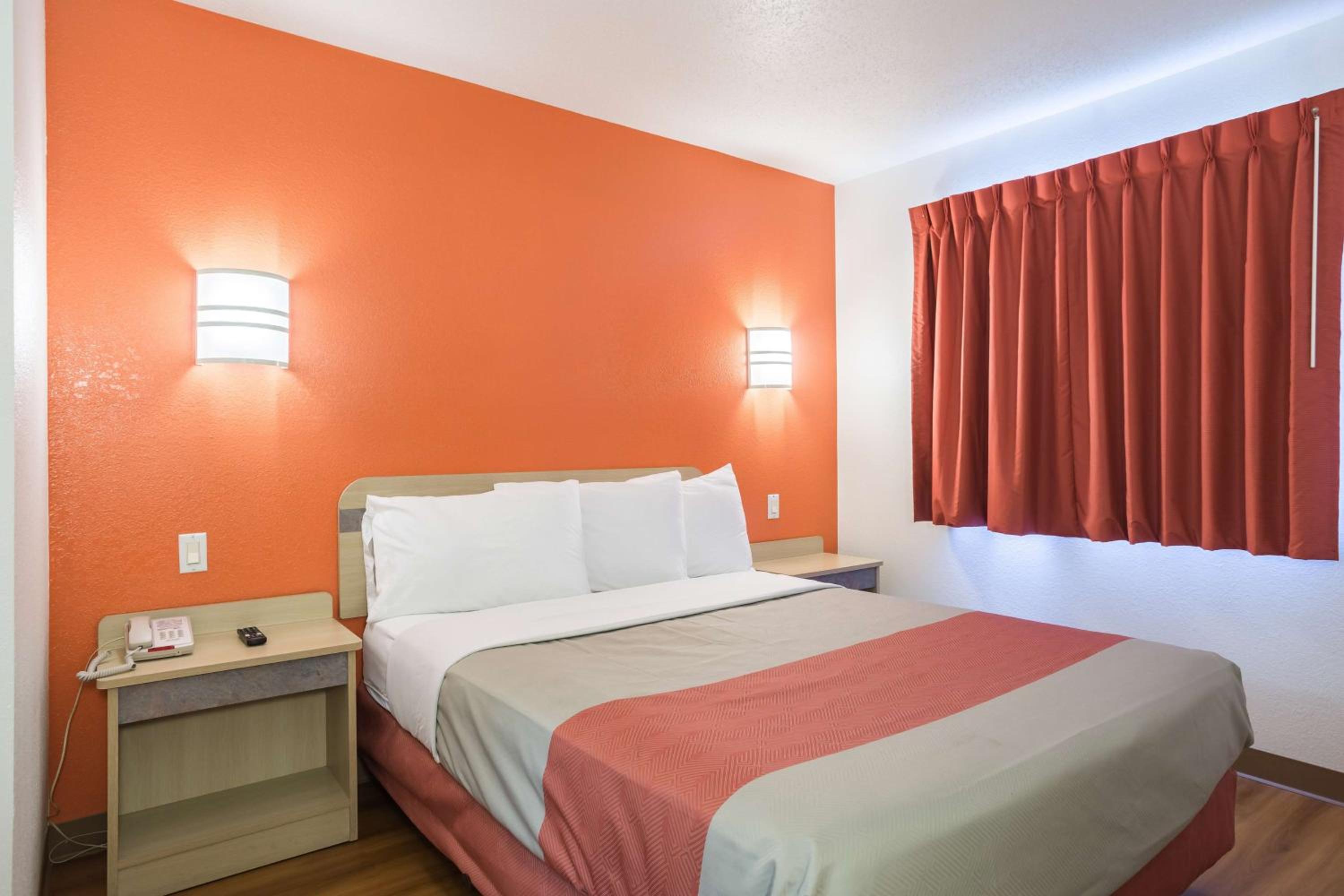 Motel 6 Dale, Indiana Near Holiday World and Splashing safari#Central Time #I64 Highway