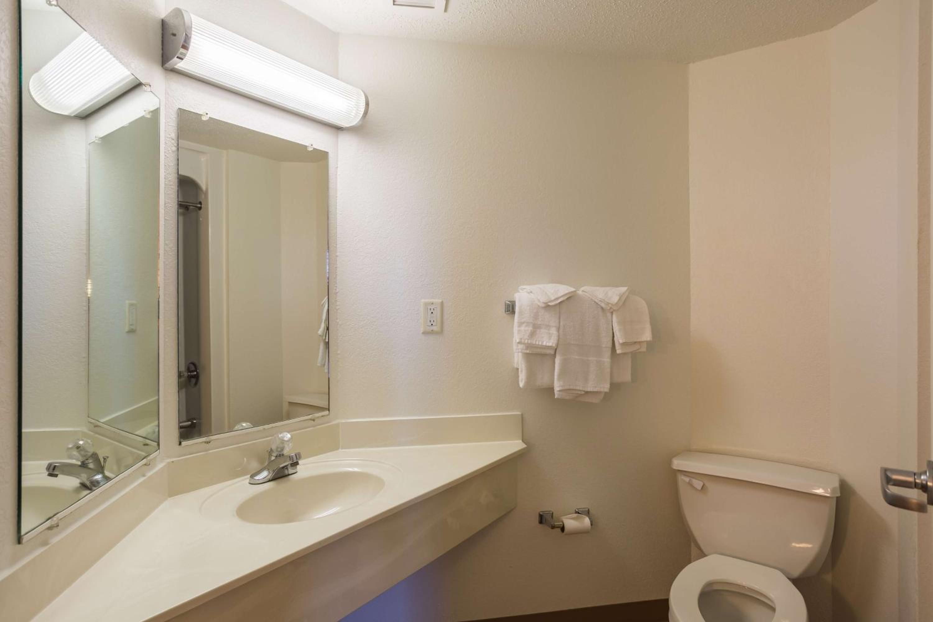 Motel 6 Dale, Indiana Near Holiday World and Splashing safari#Central Time #I64 Highway