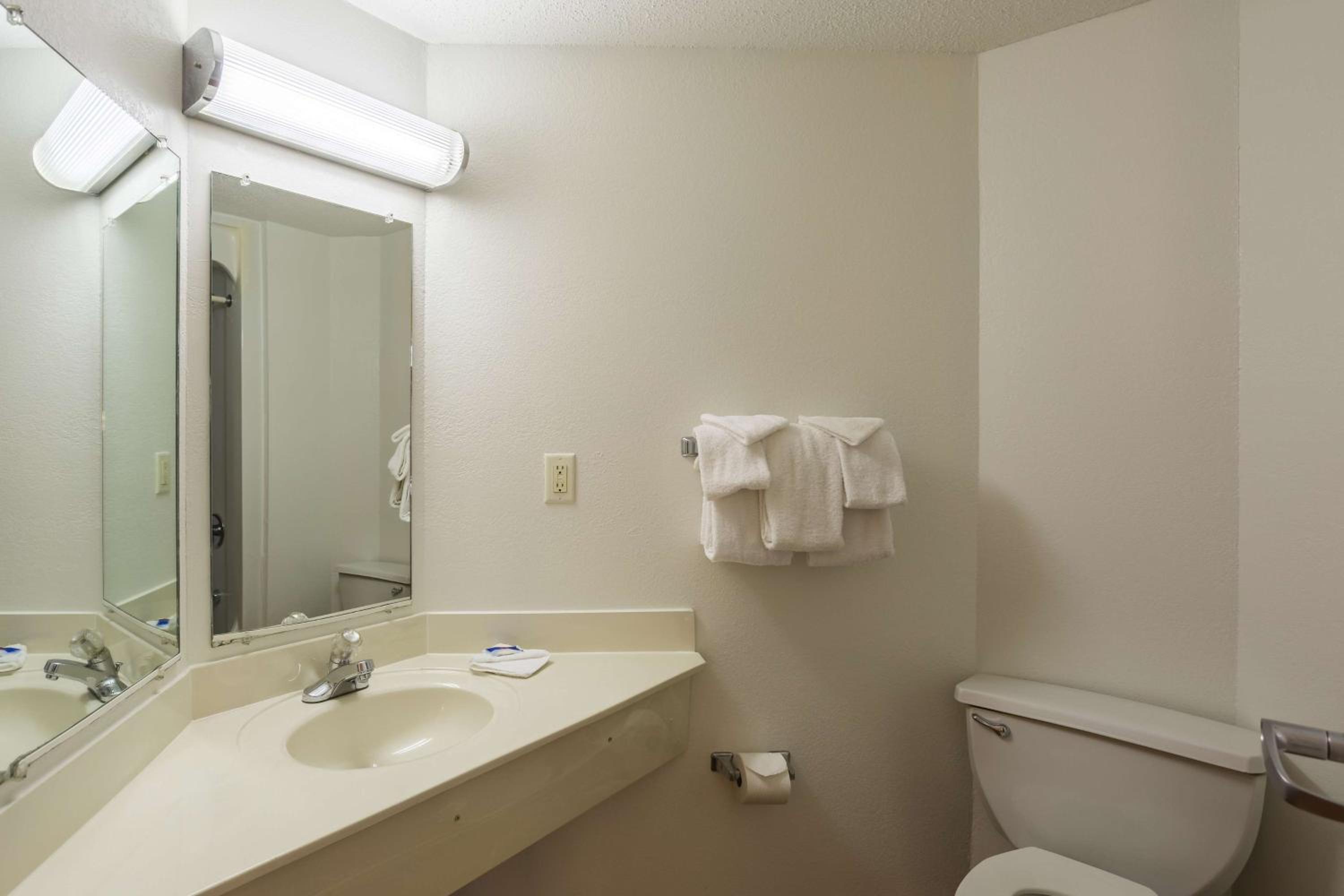 Motel 6 Dale, Indiana Near Holiday World and Splashing safari#Central Time #I64 Highway