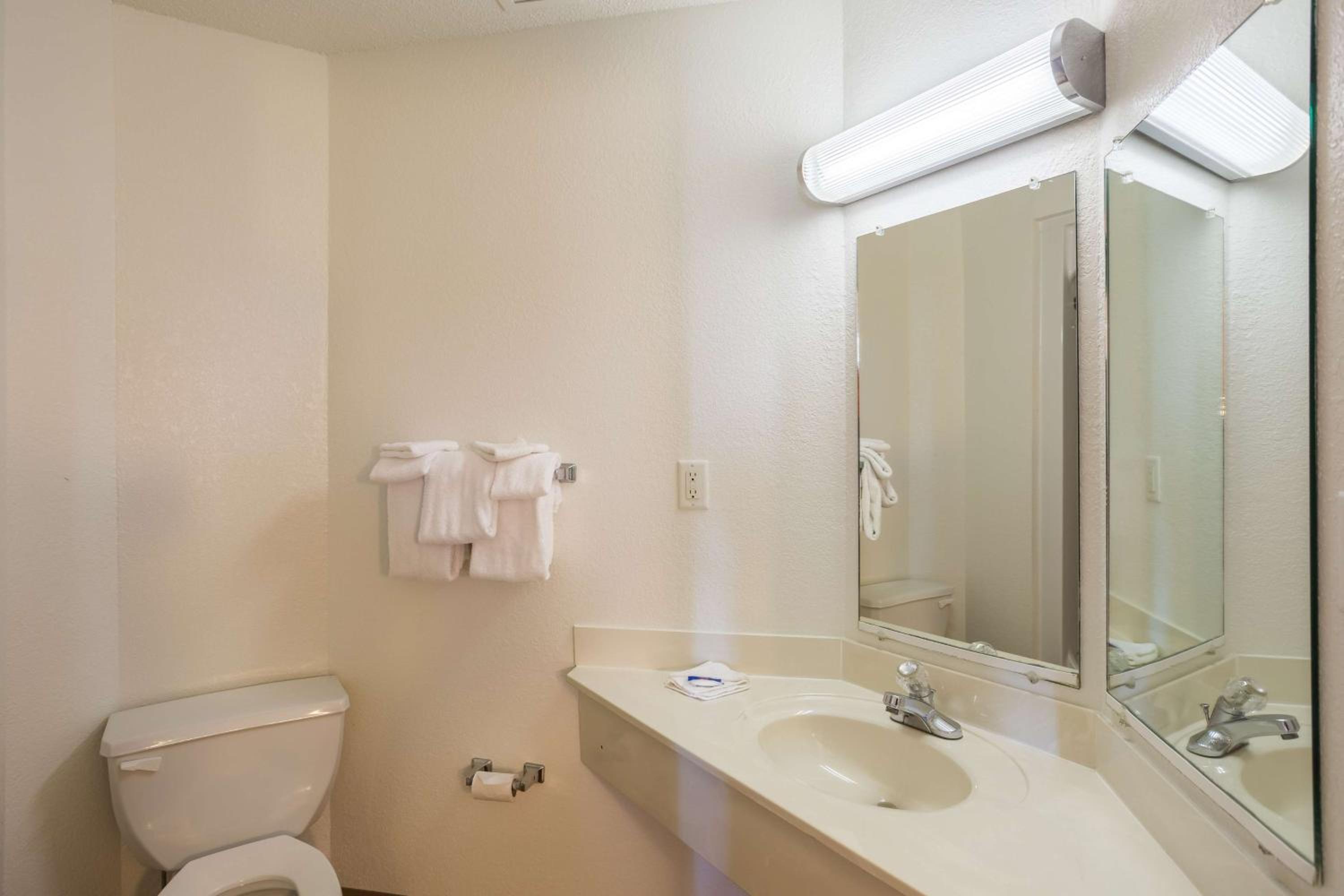 Motel 6 Dale, Indiana Near Holiday World and Splashing safari#Central Time #I64 Highway