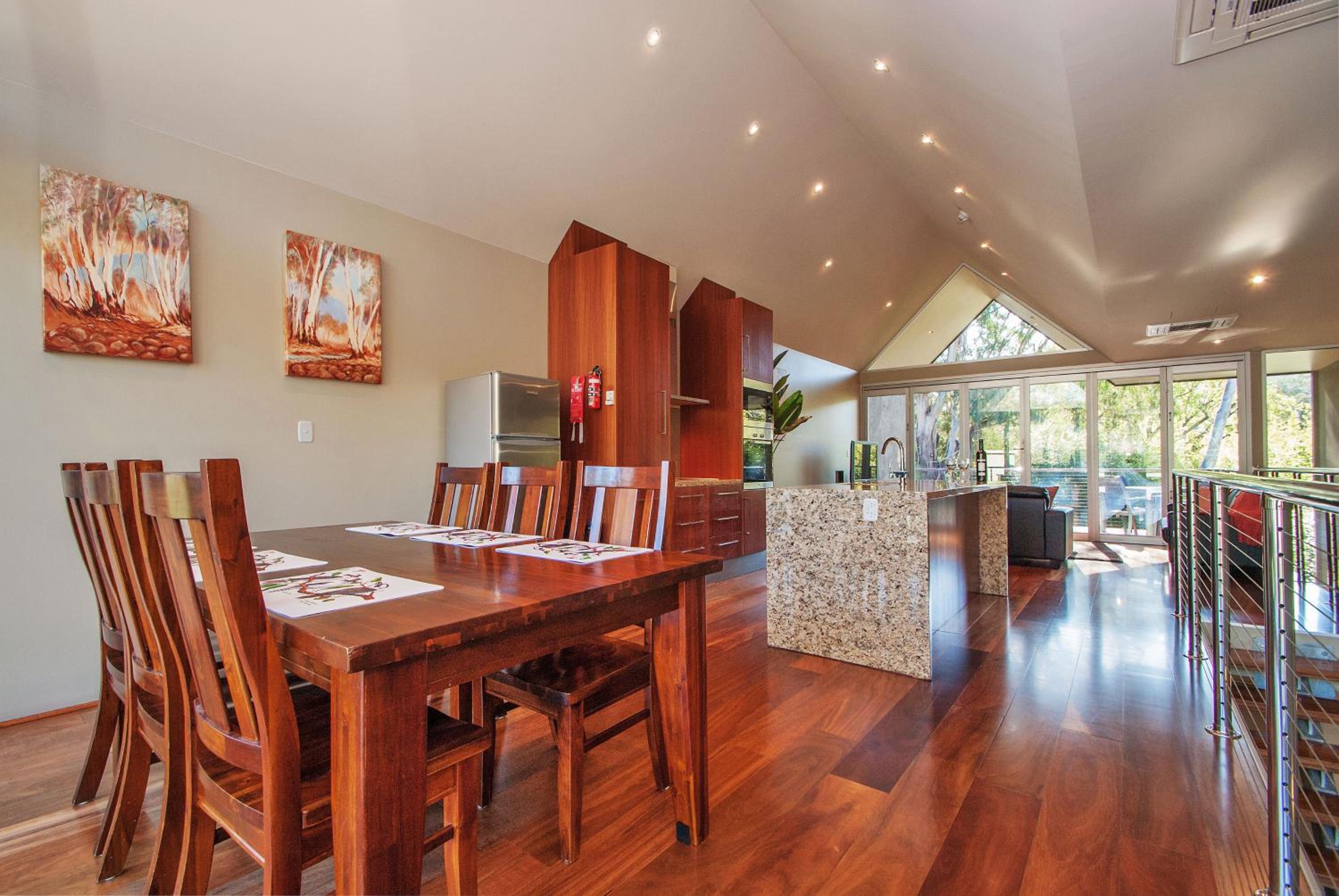 Centenary Peaks Riverview Townhouses Bright