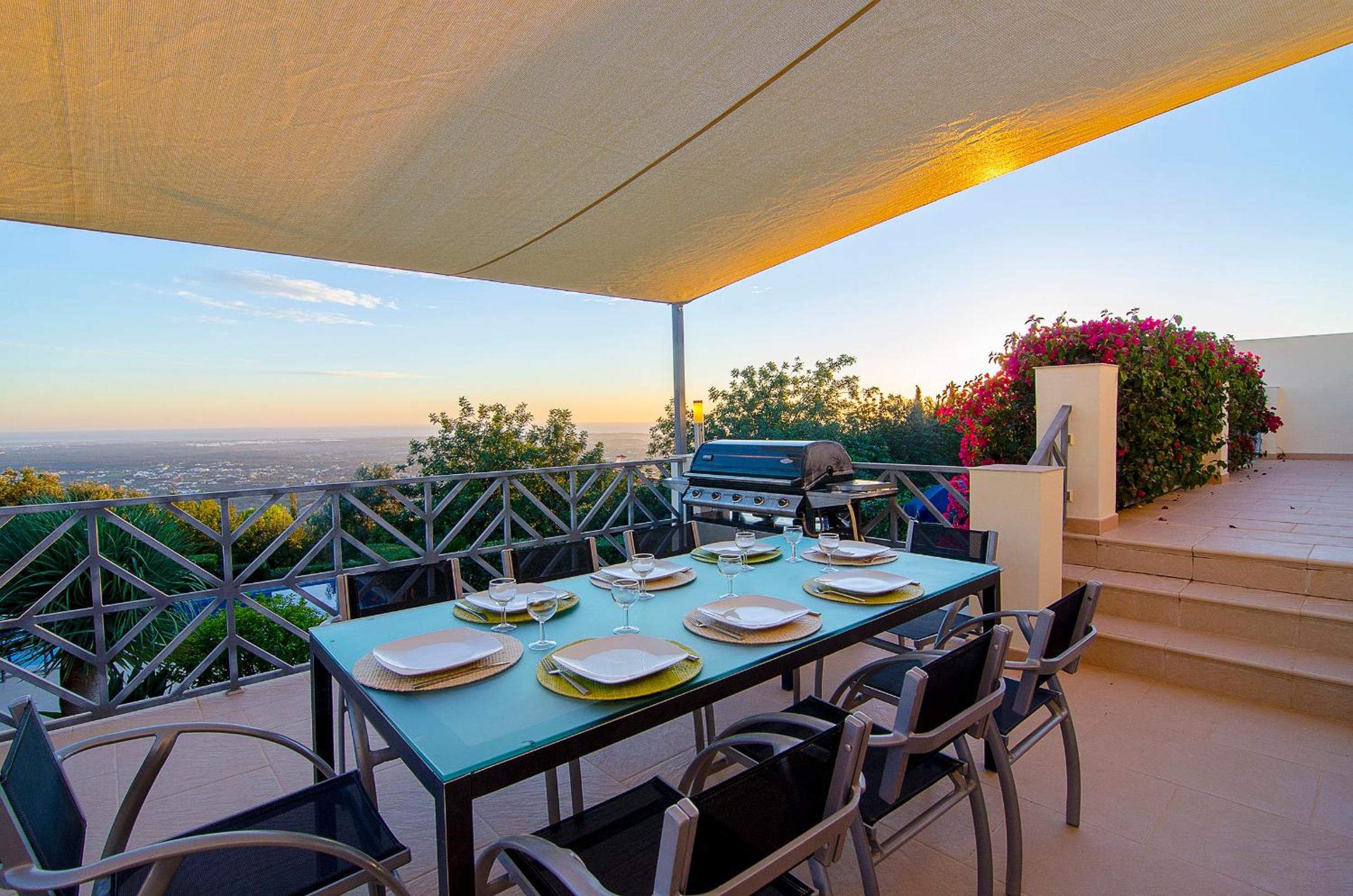 Hotel Villa Vista - Image 1