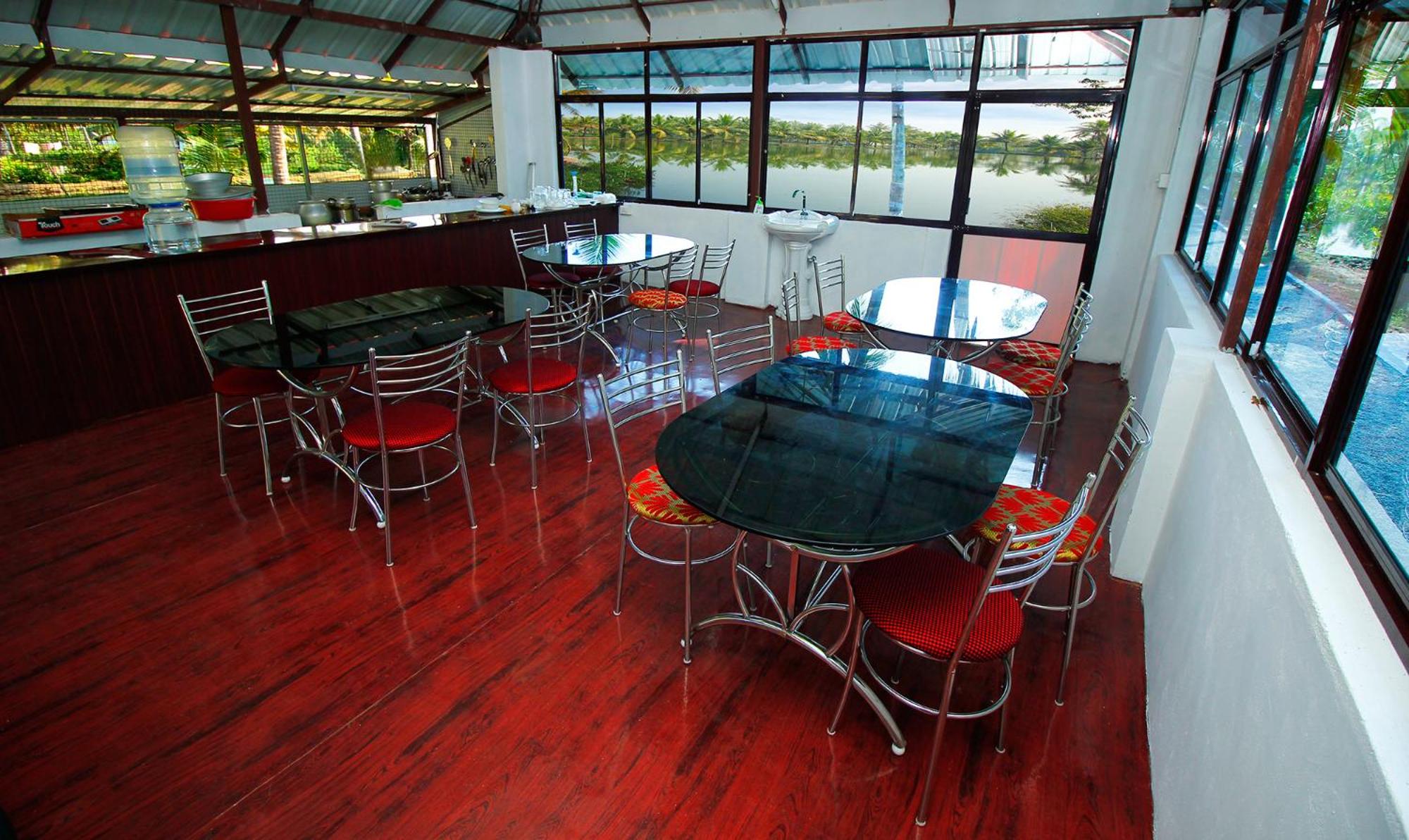 Munroe Island Lake Resort view 4