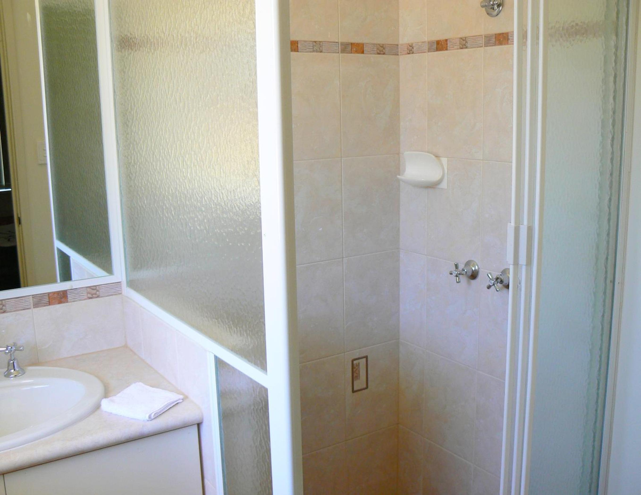 Geraldton Luxury Vacation Home with free Streaming