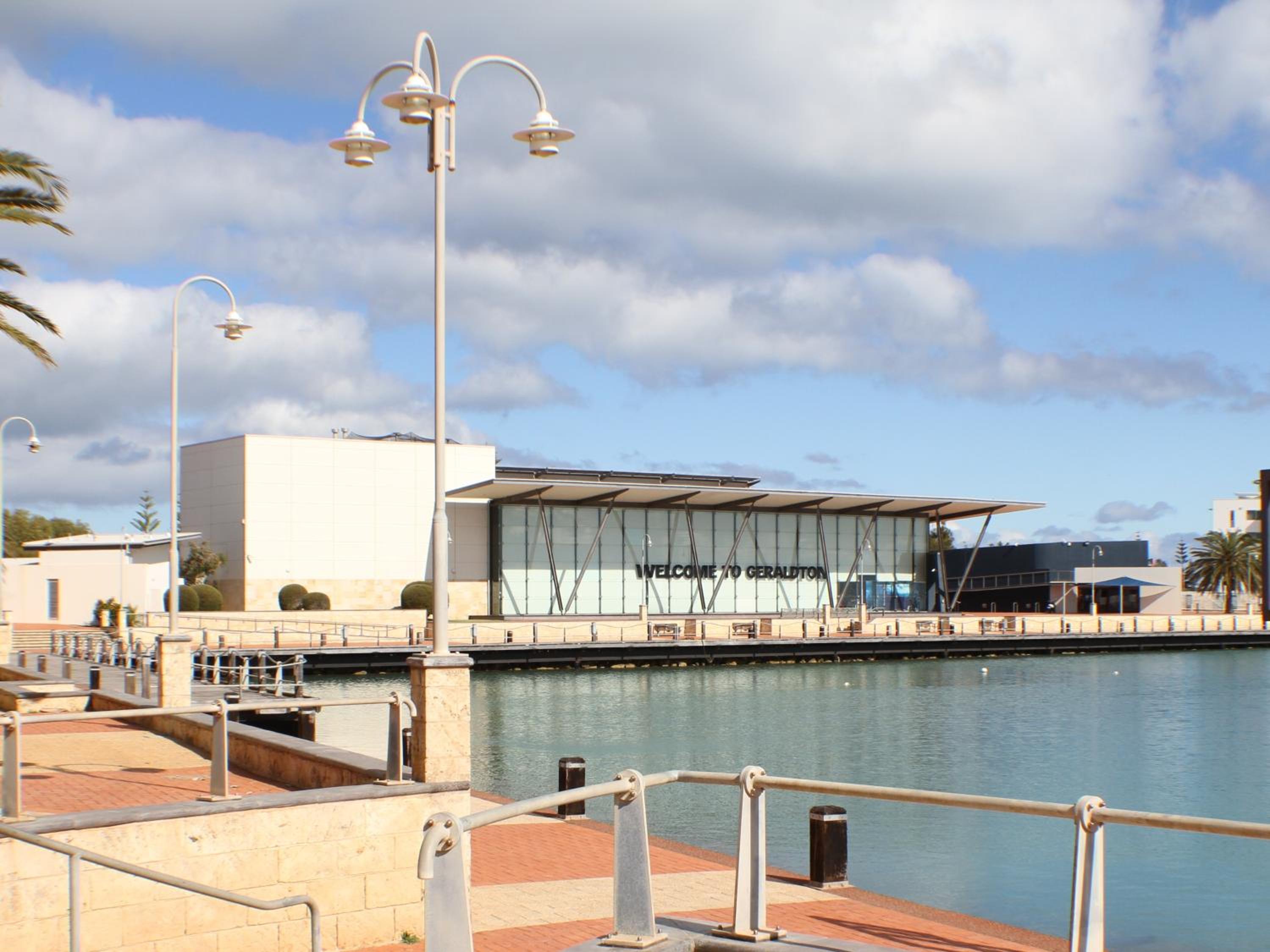 Geraldton Luxury Vacation Home with free Streaming
