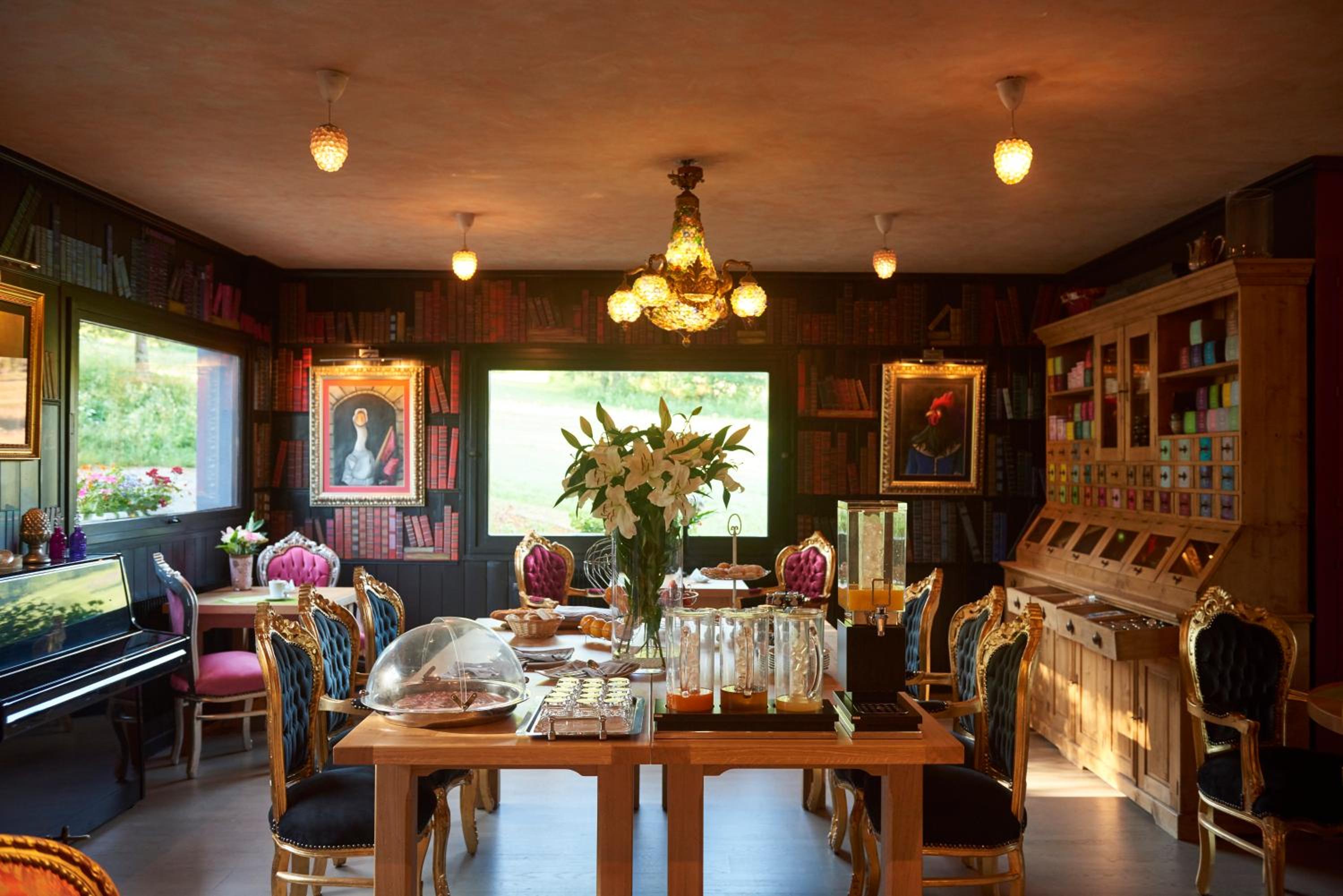 restaurant