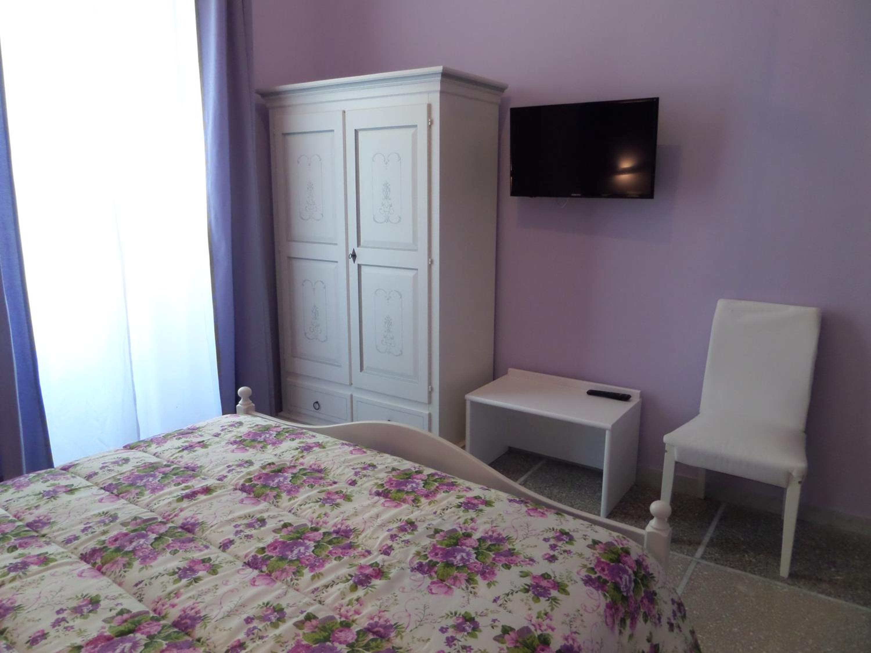 325 Rooms ai Fori