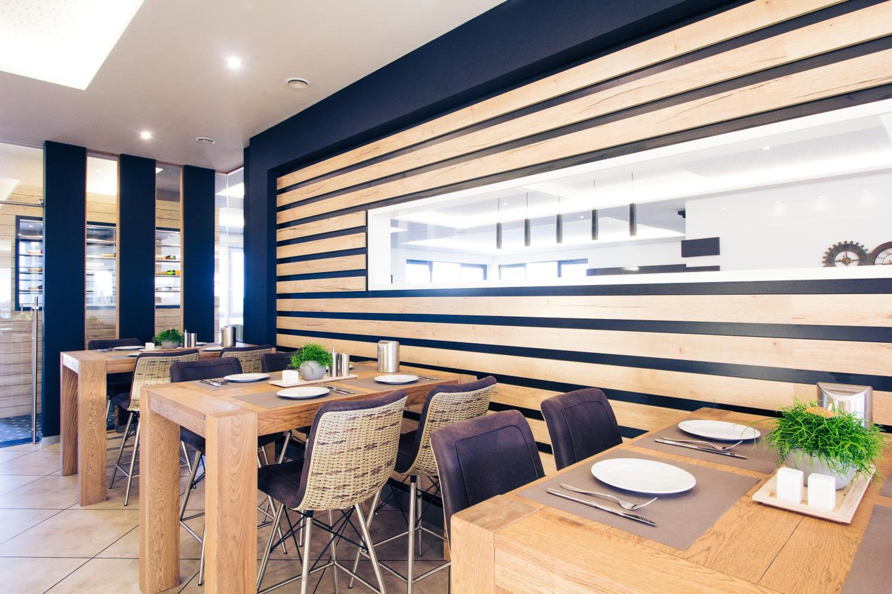 SKY Hotel Cloppenburg - Property Image 1