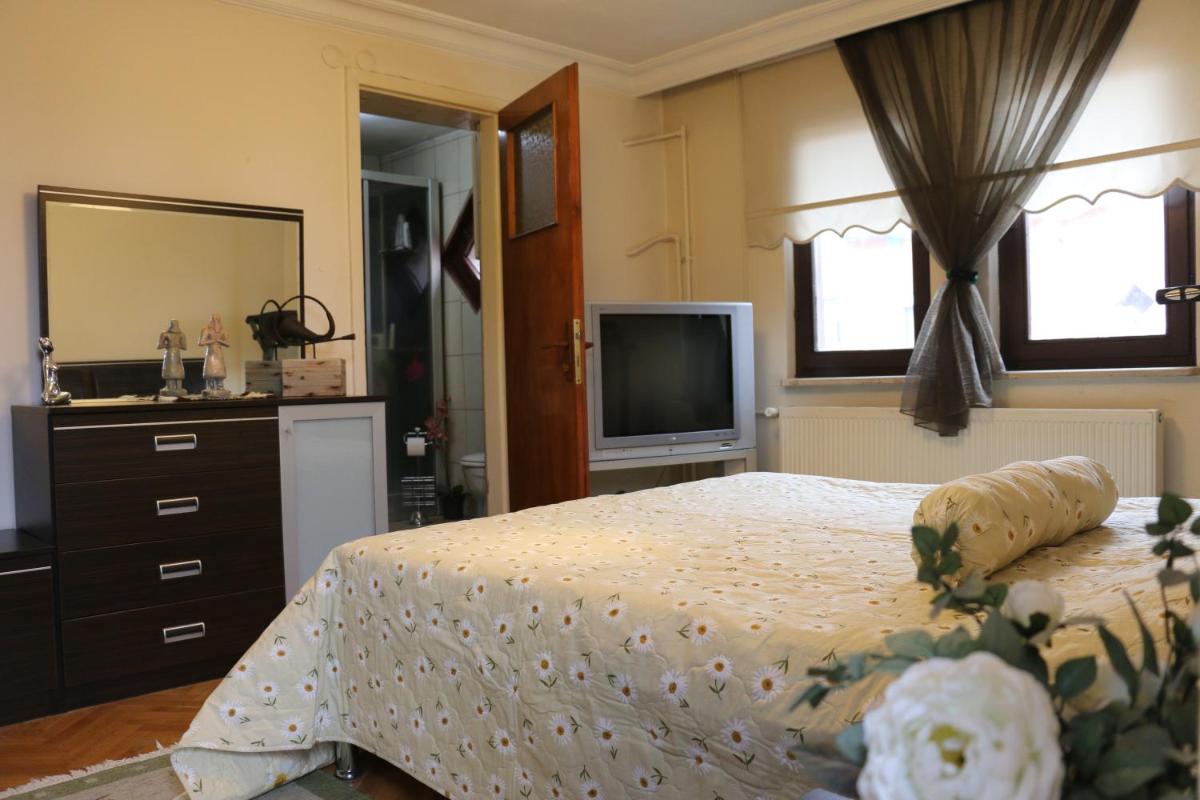 Best Room in Town view 3