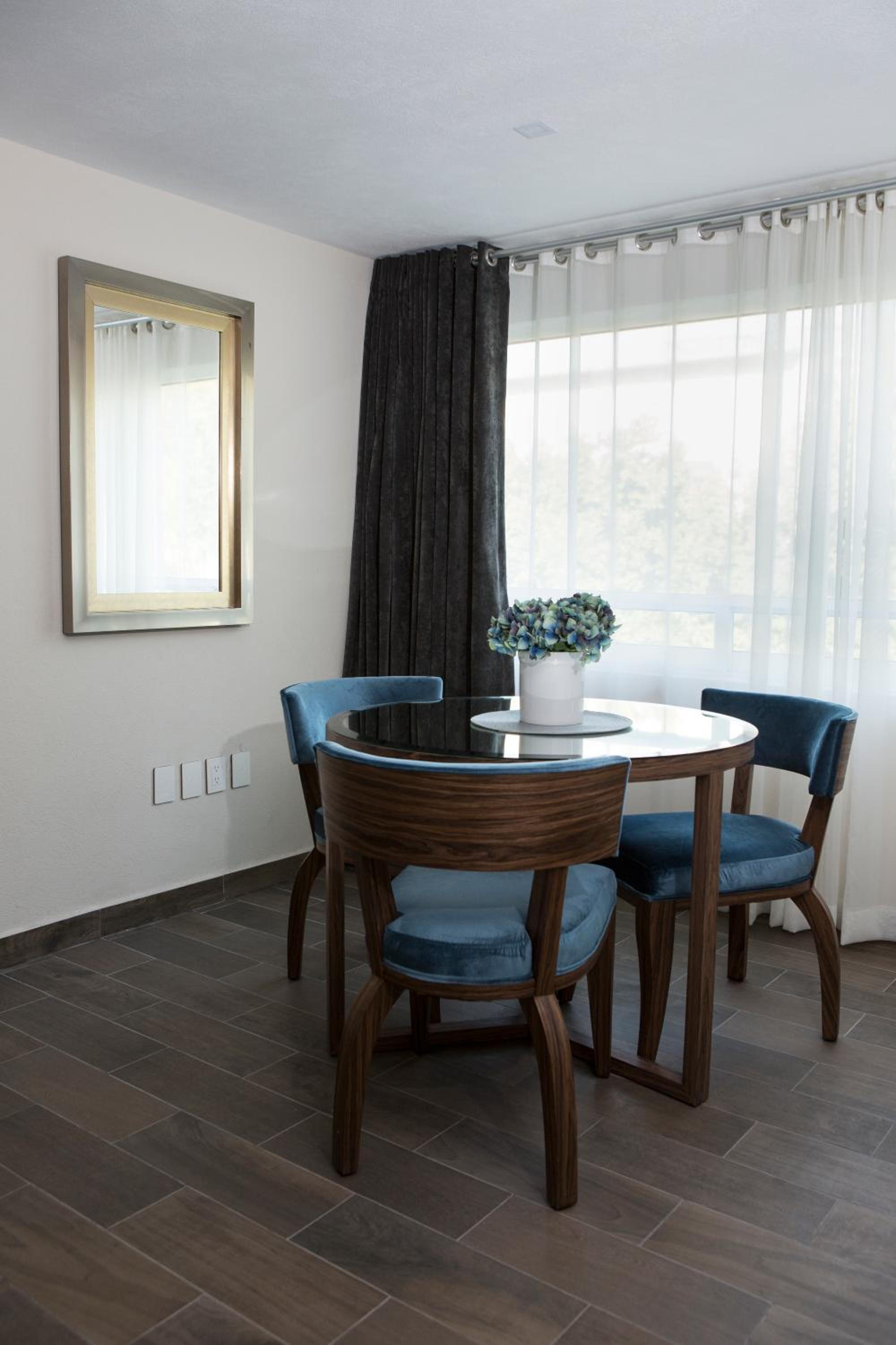 Suites Rio Elba