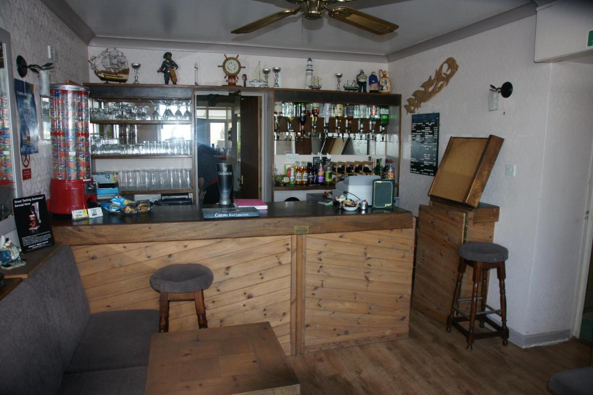 bar