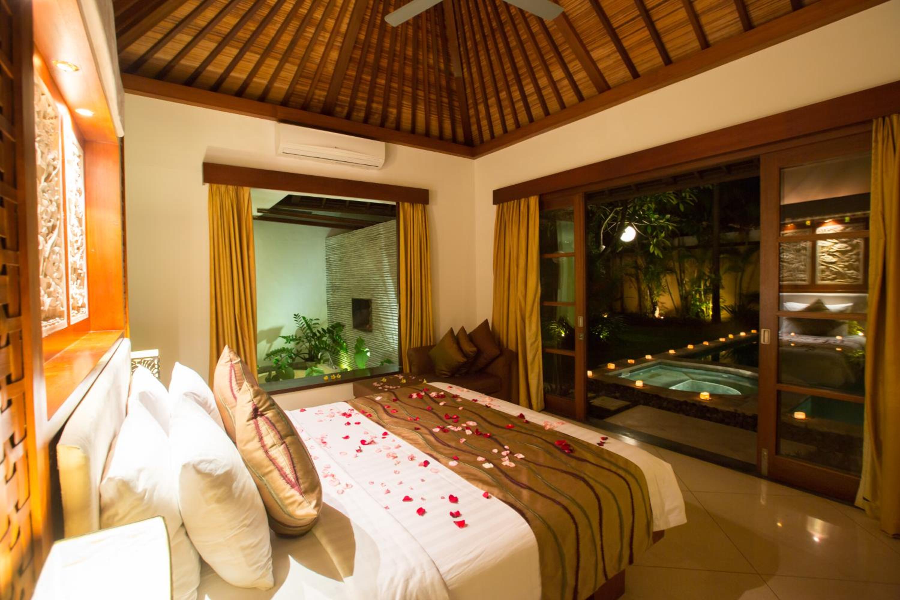 Villa Seriska Satu Sanur Luxury 4-Bedroom Villa with Private Beach Access & 24h Security