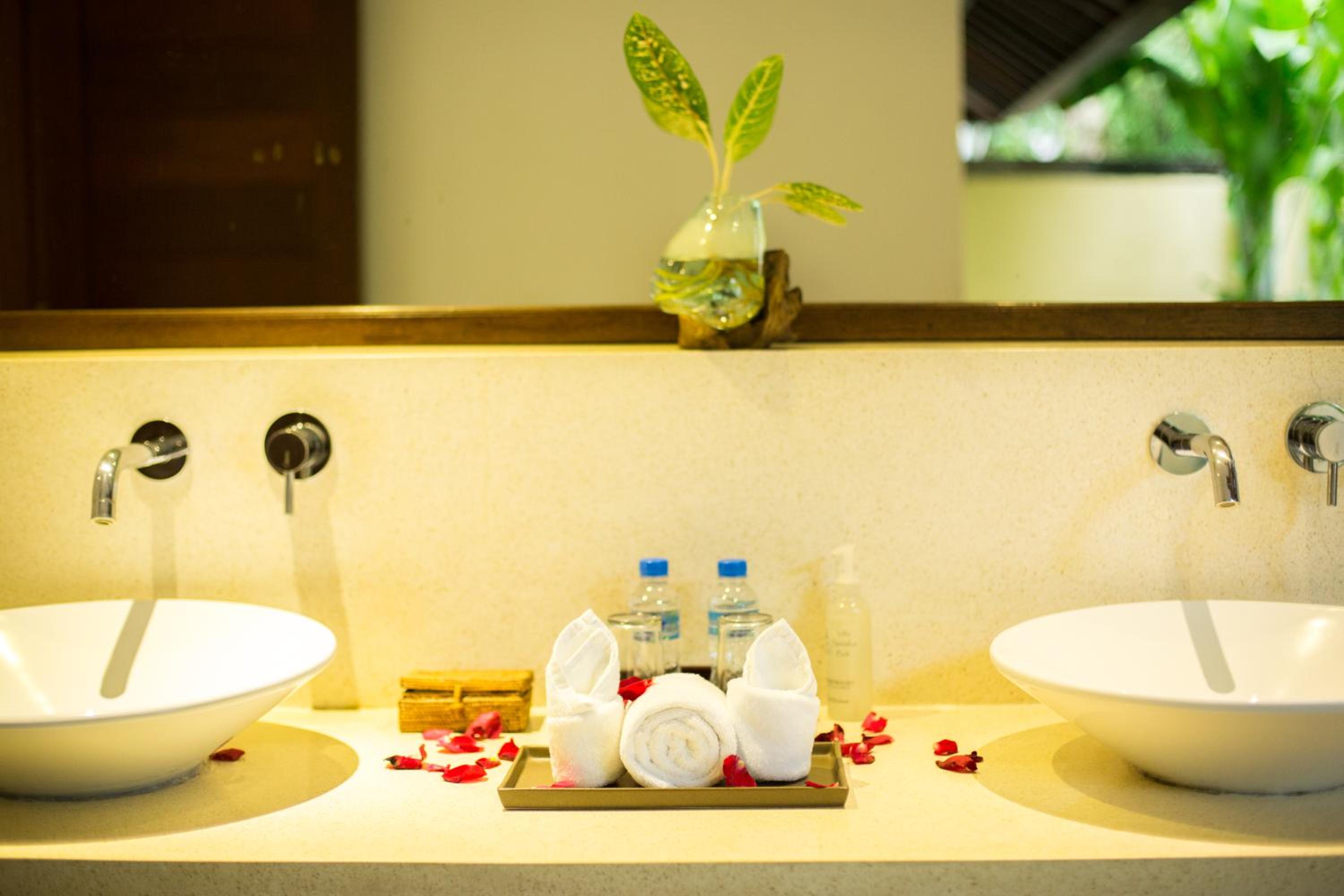 Villa Seriska Satu Sanur Luxury 4-Bedroom Villa with Private Beach Access & 24h Security
