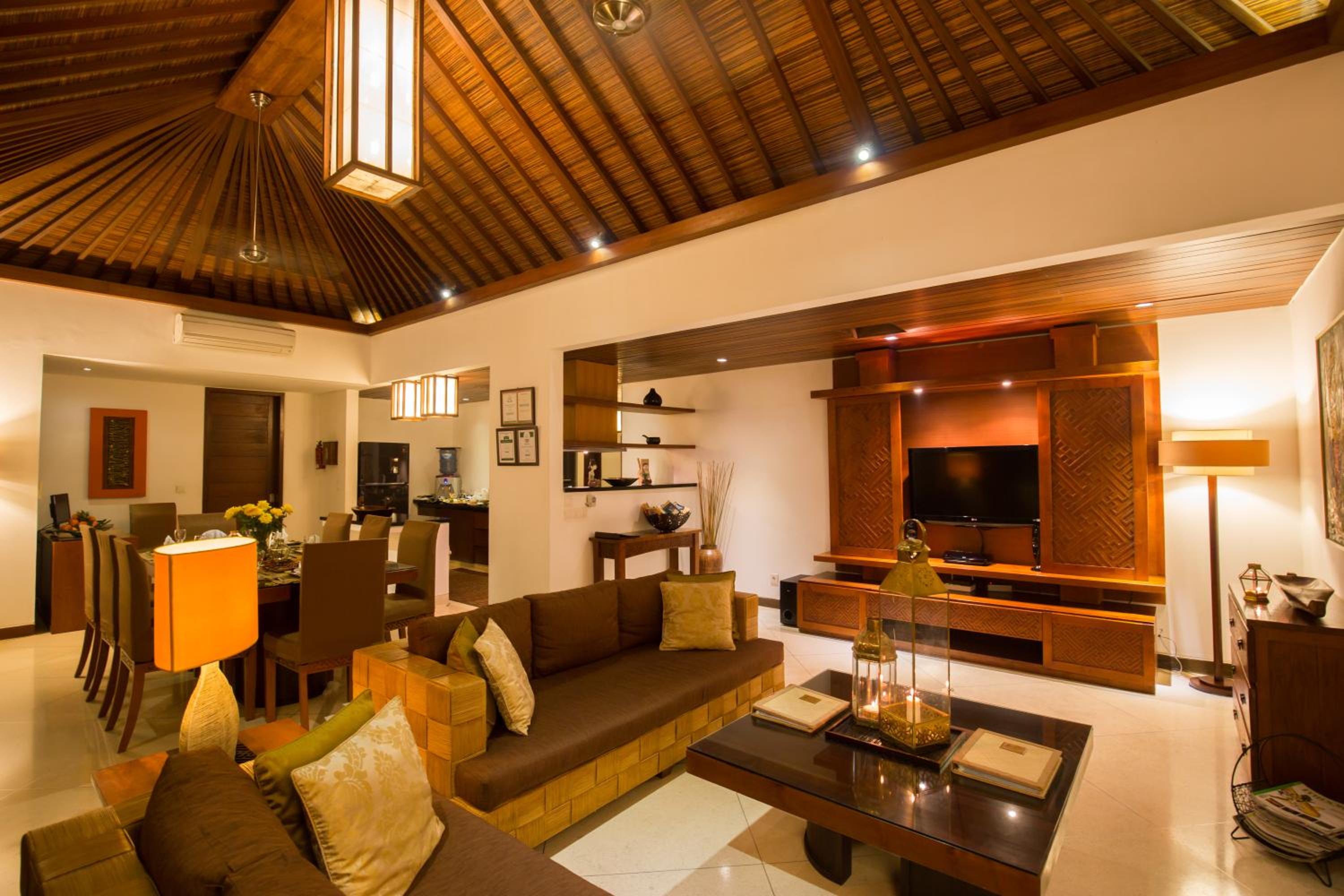 Villa Seriska Satu Sanur Luxury 4-Bedroom Villa with Private Beach Access & 24h Security