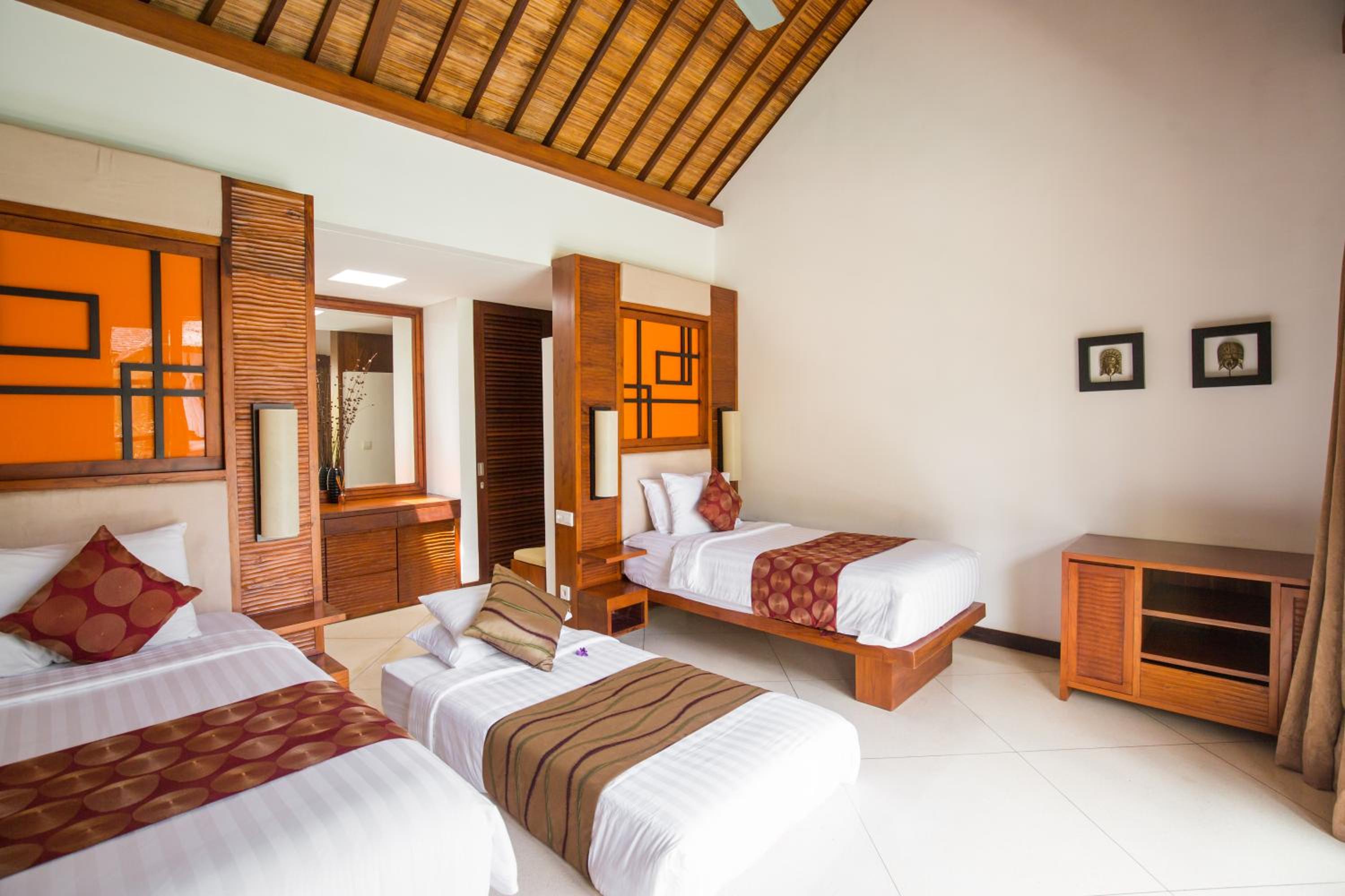 Villa Seriska Satu Sanur Luxury 4-Bedroom Villa with Private Beach Access & 24h Security