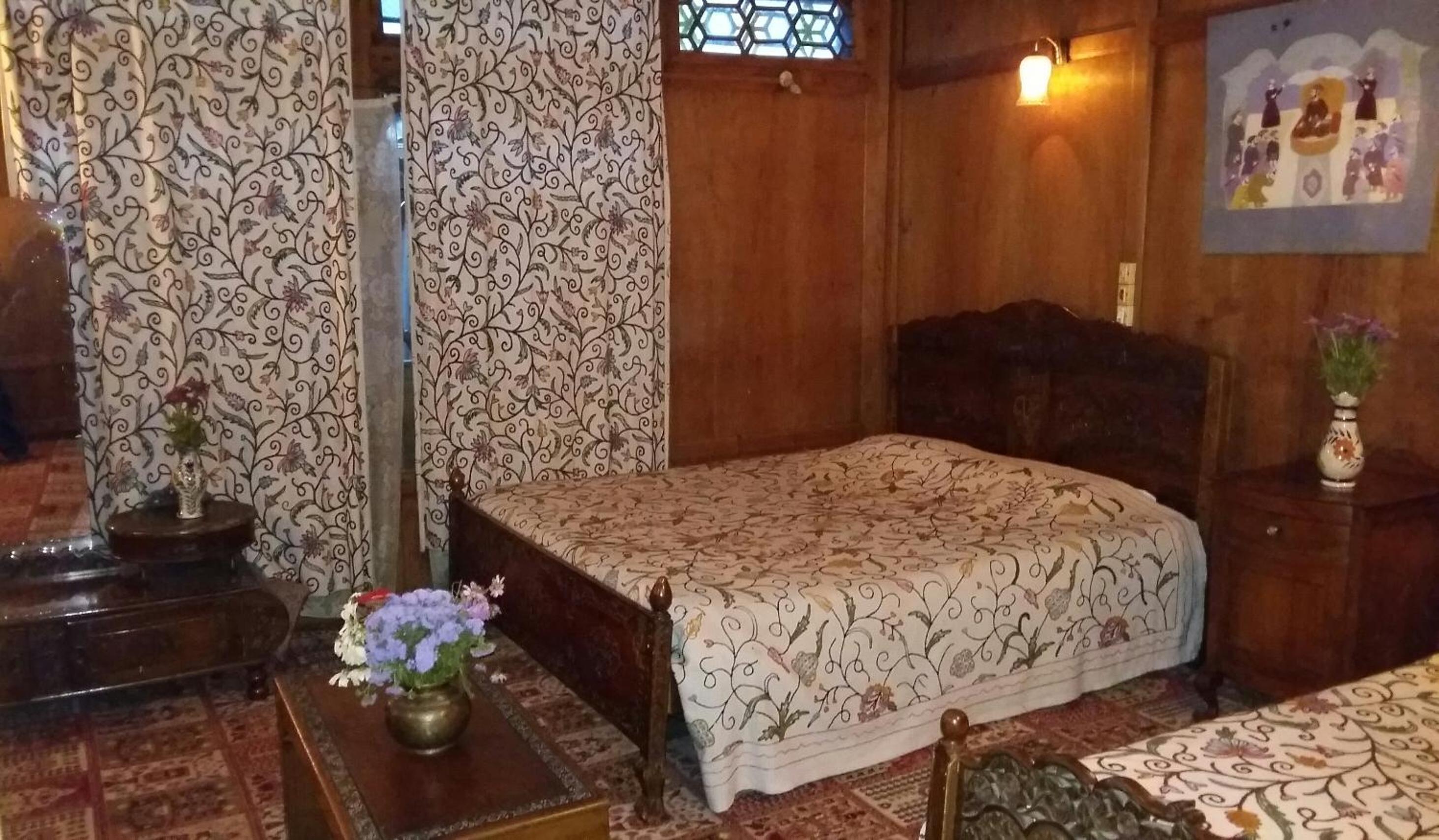 Jacqueline houseboat view 4