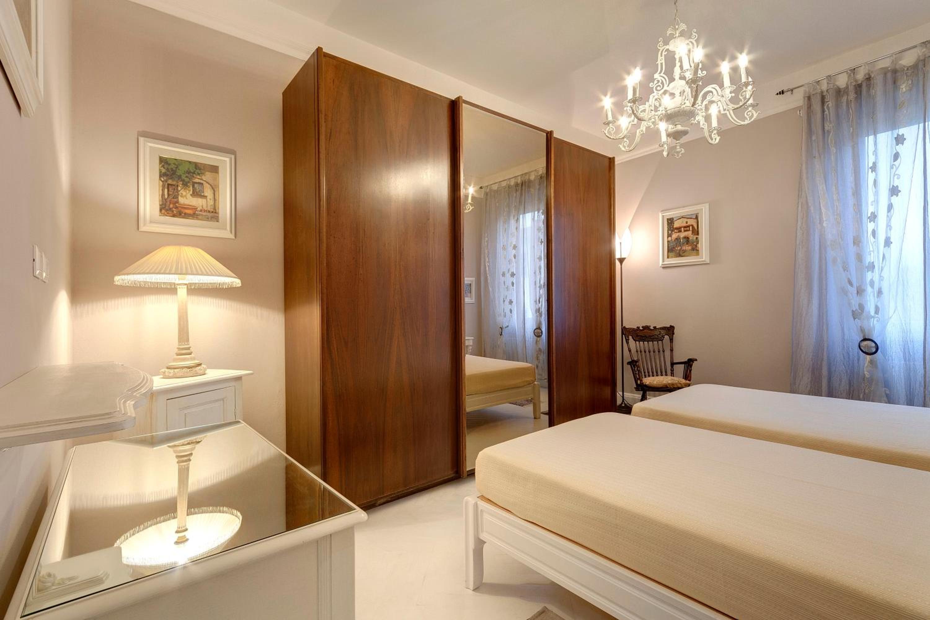 Florence Apartments Home Feeling