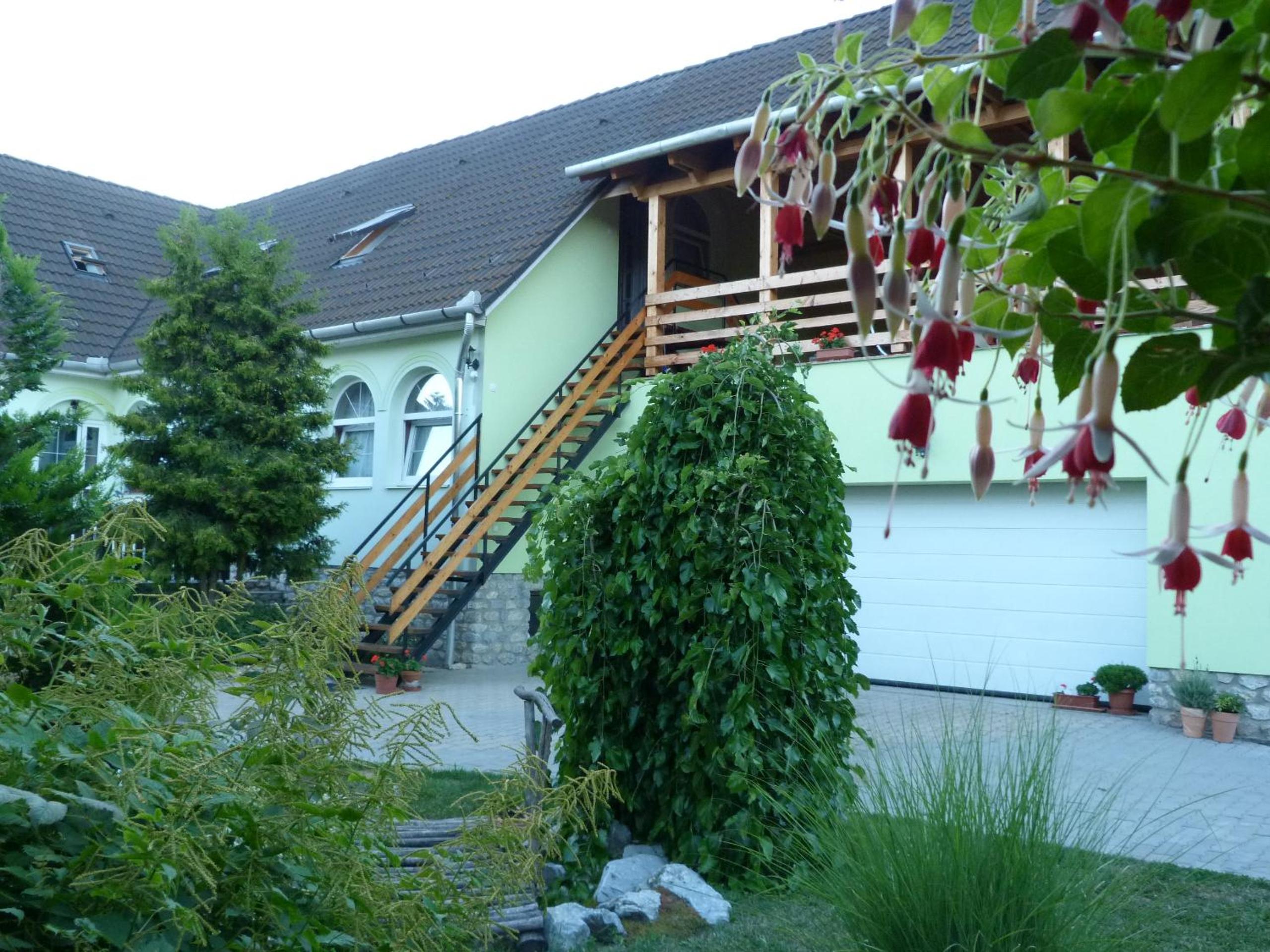 Photo 52