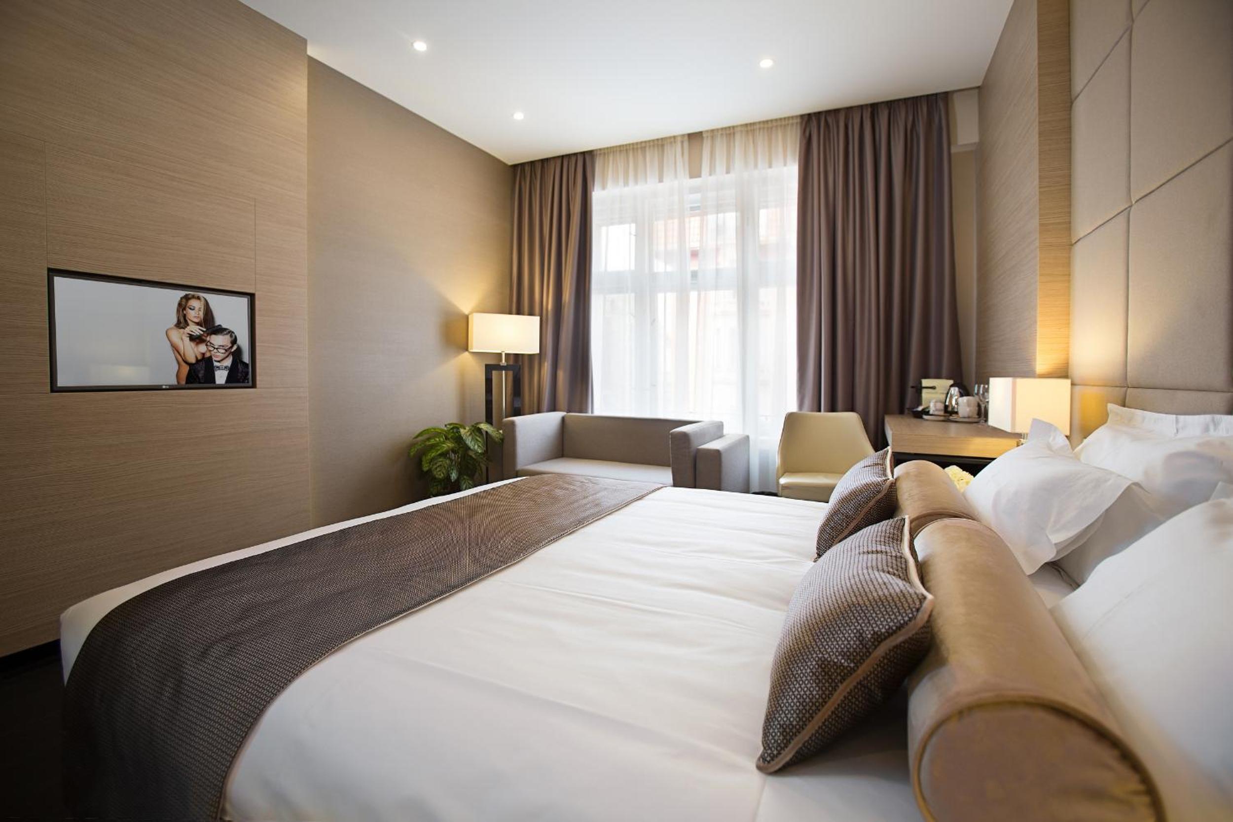 Dominic Smart & Luxury Suites - Republic Square