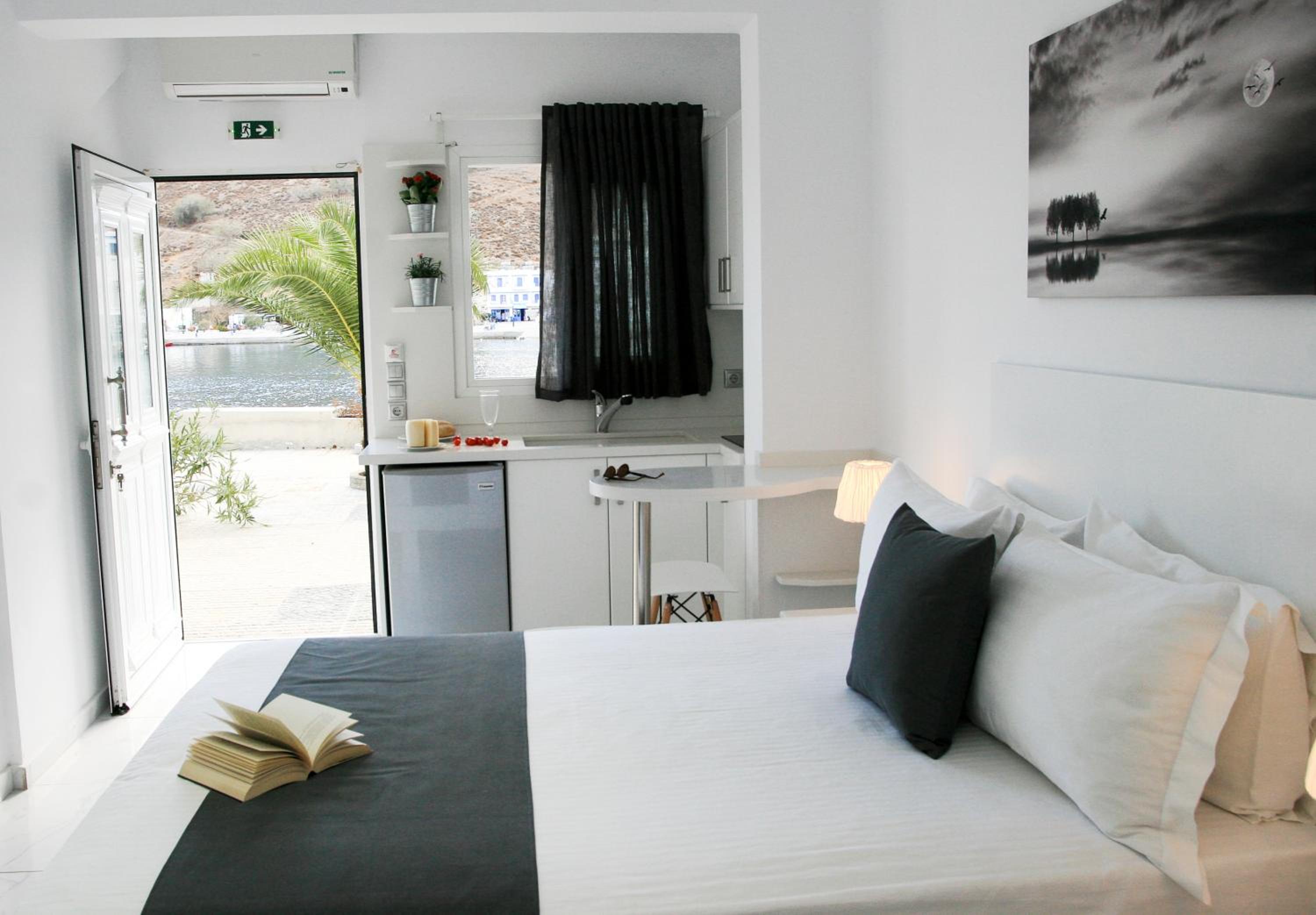 Vithos Seaside Aparthotel