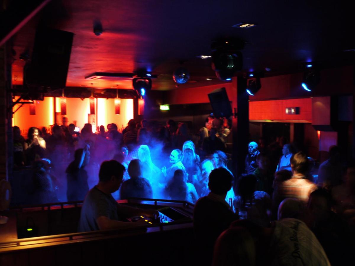 bar