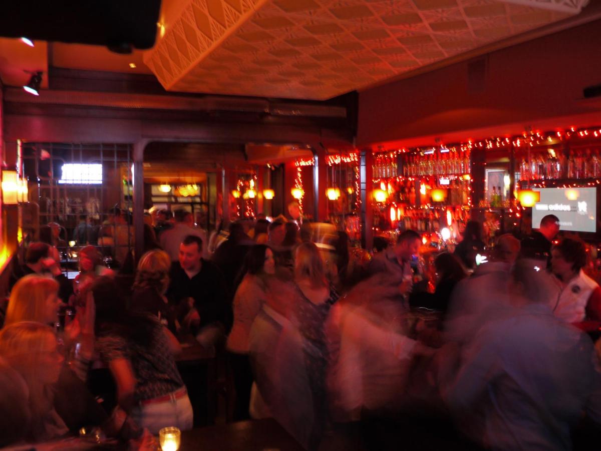 bar