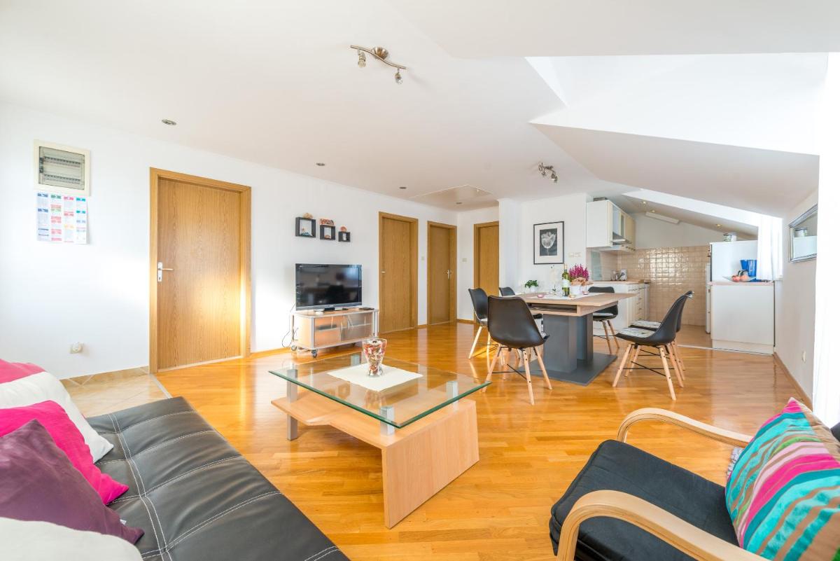 Lily's Apartments