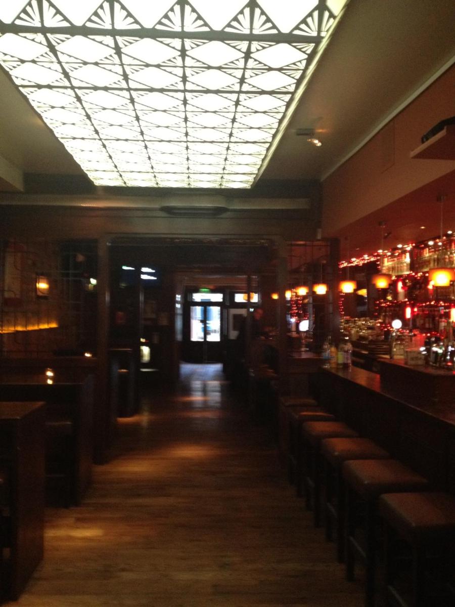 bar