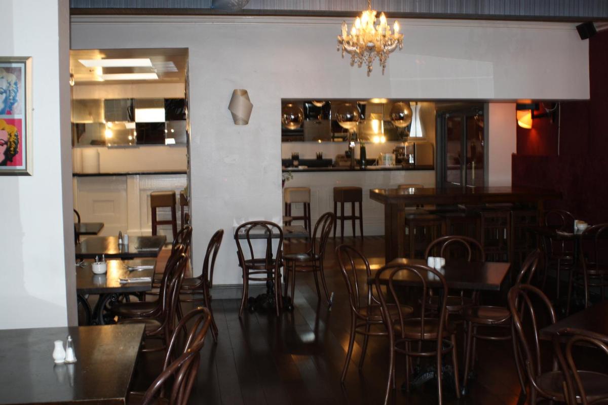 restaurant