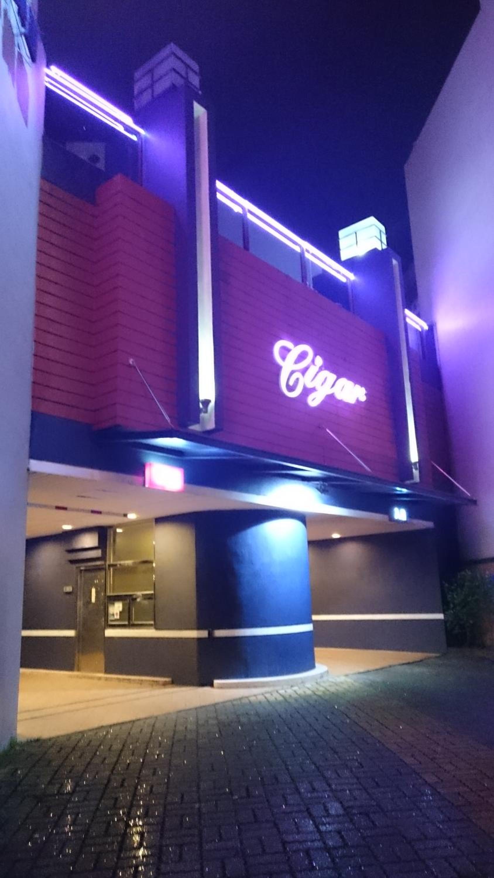 Cigar Motel view 3