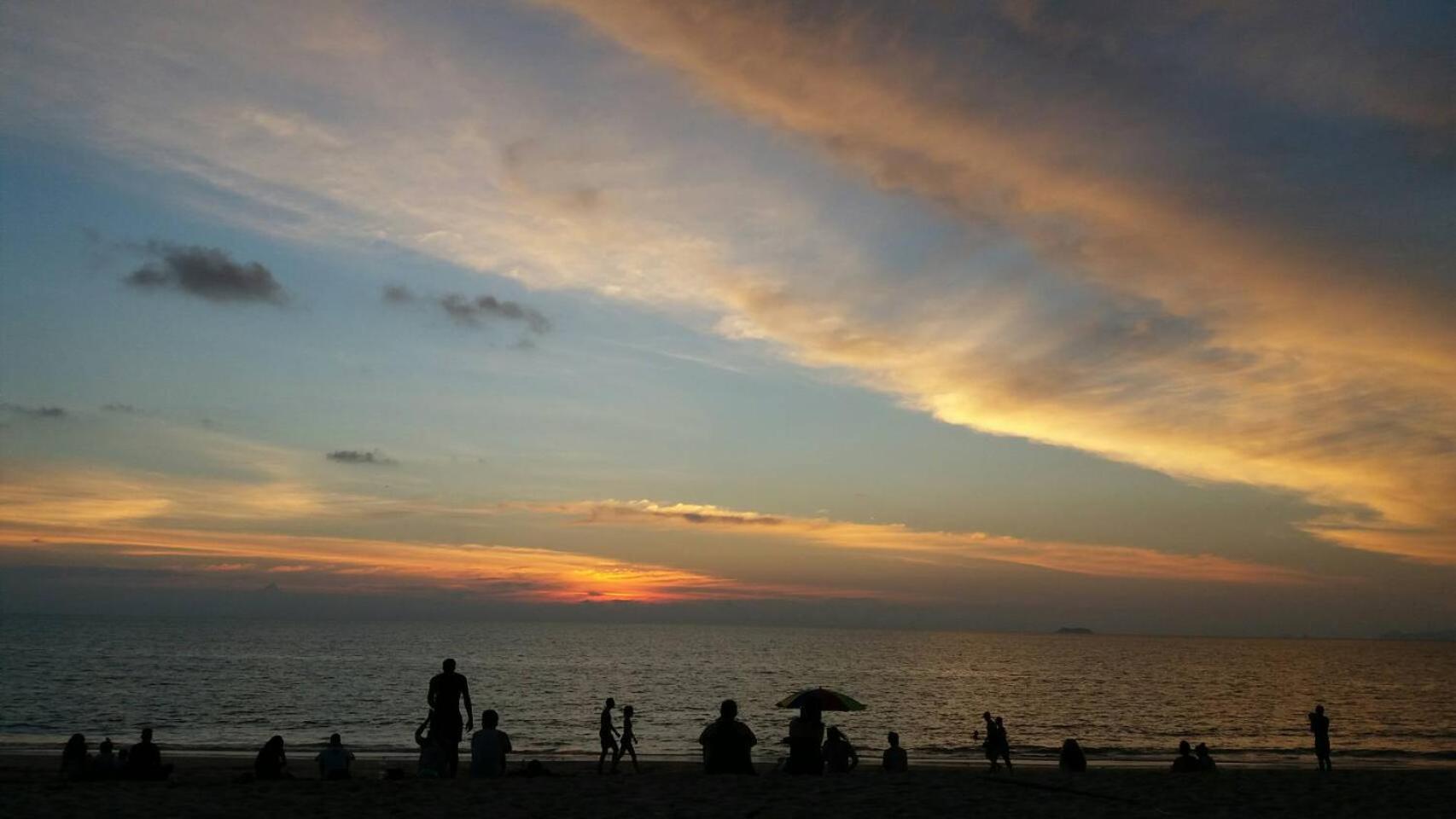 Lanta Long Beach Hostel