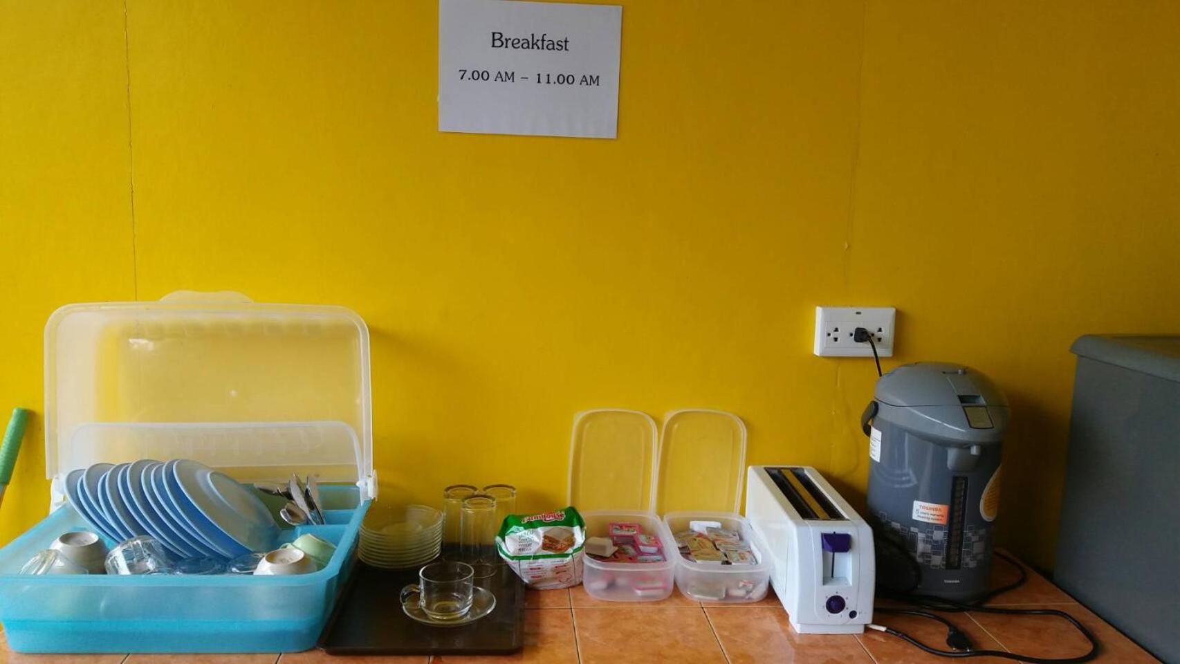 Lanta Long Beach Hostel