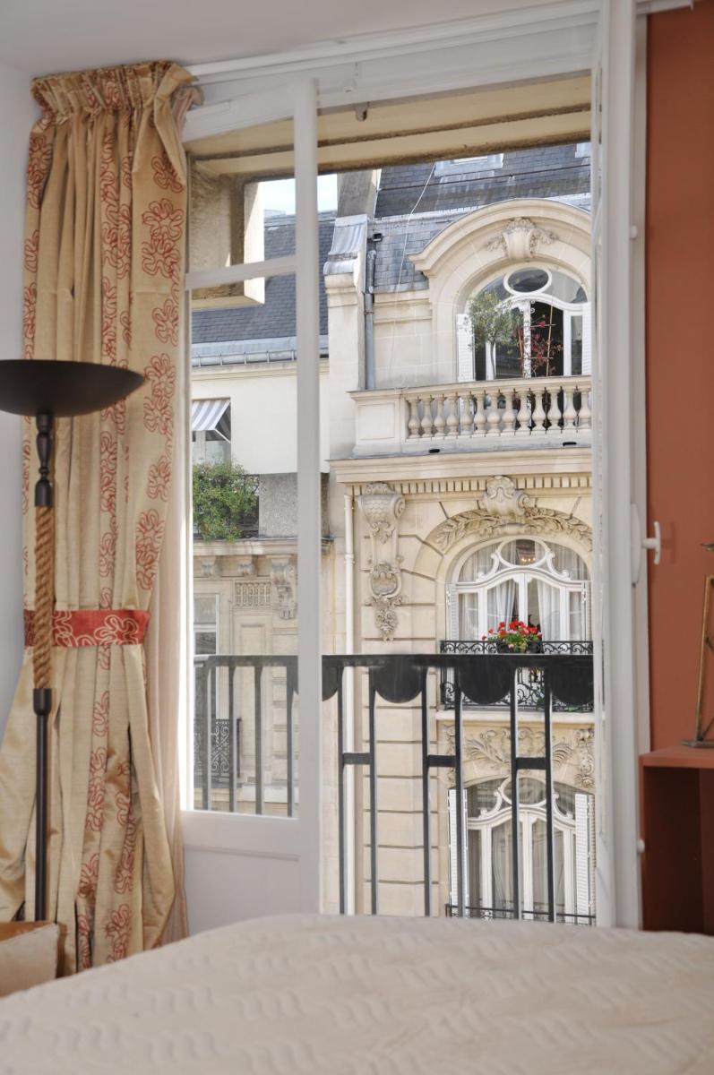 Champs Elysees Executive Apartment