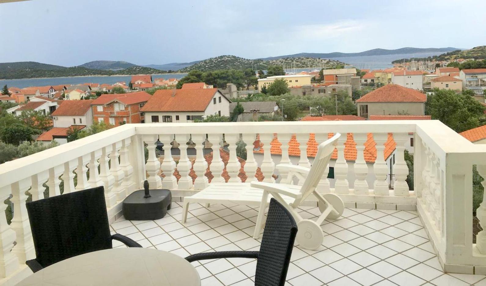 Apartments Jareb
