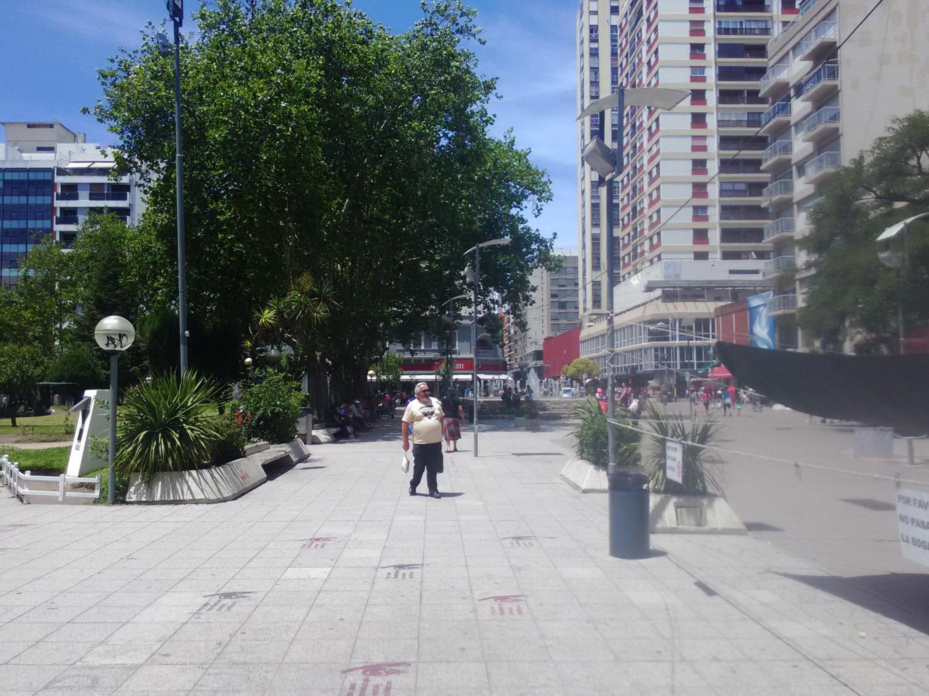 Departamento 2 amb ,microcentro ,con cochera