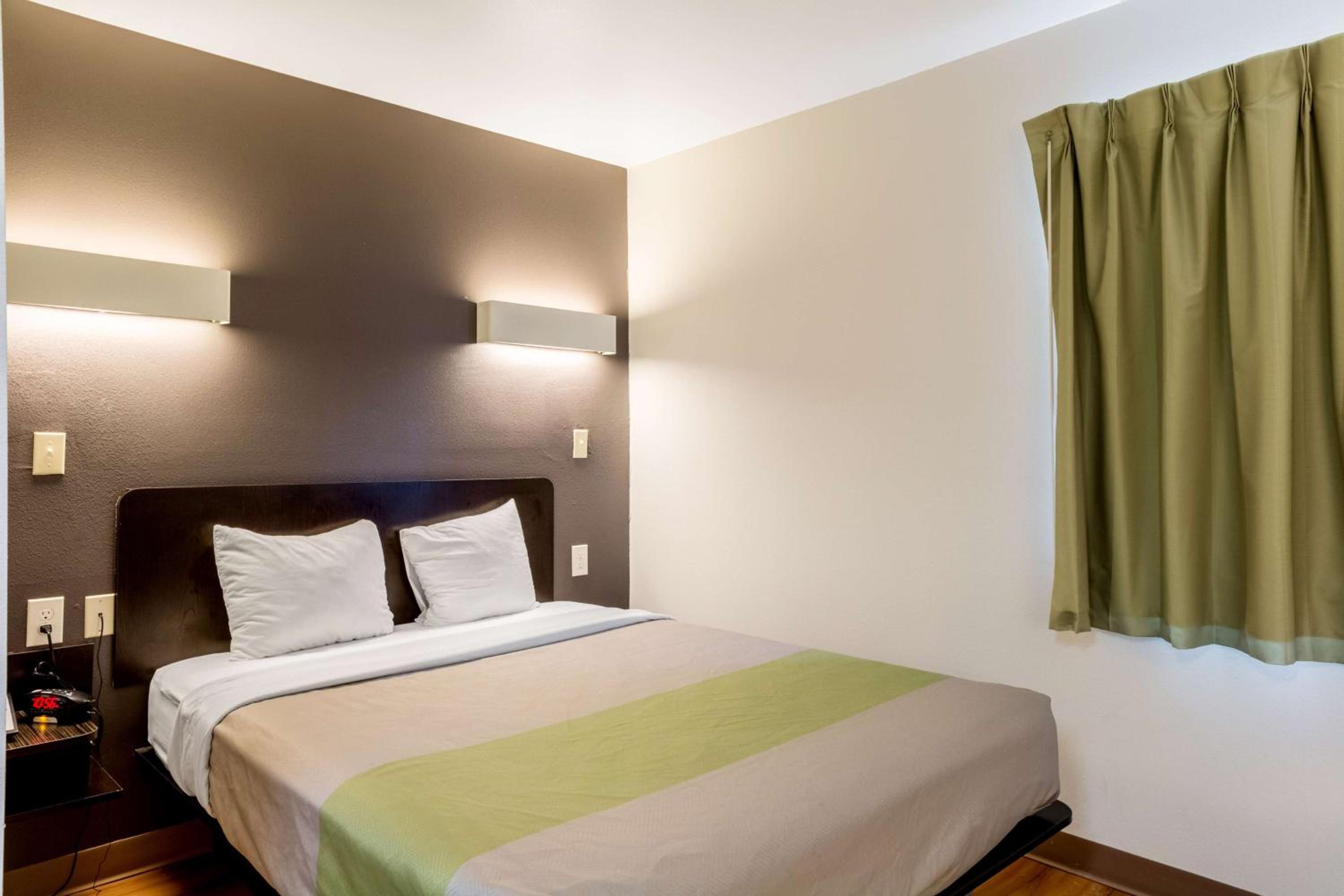 Super 8 by Wyndham Kenedy - Property Image 28