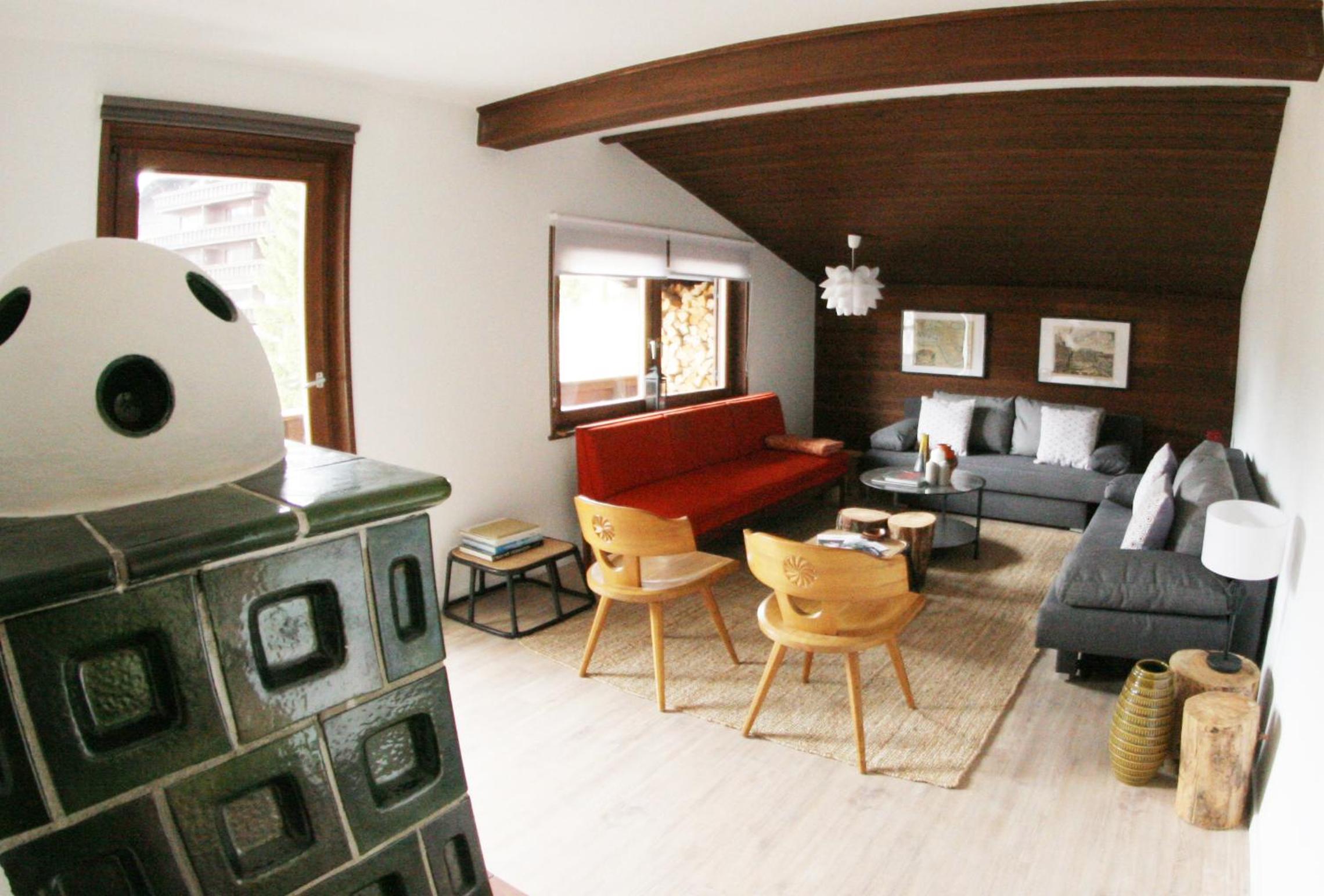 Family Friendly Chalet - Central with Beautiful Mountain Views