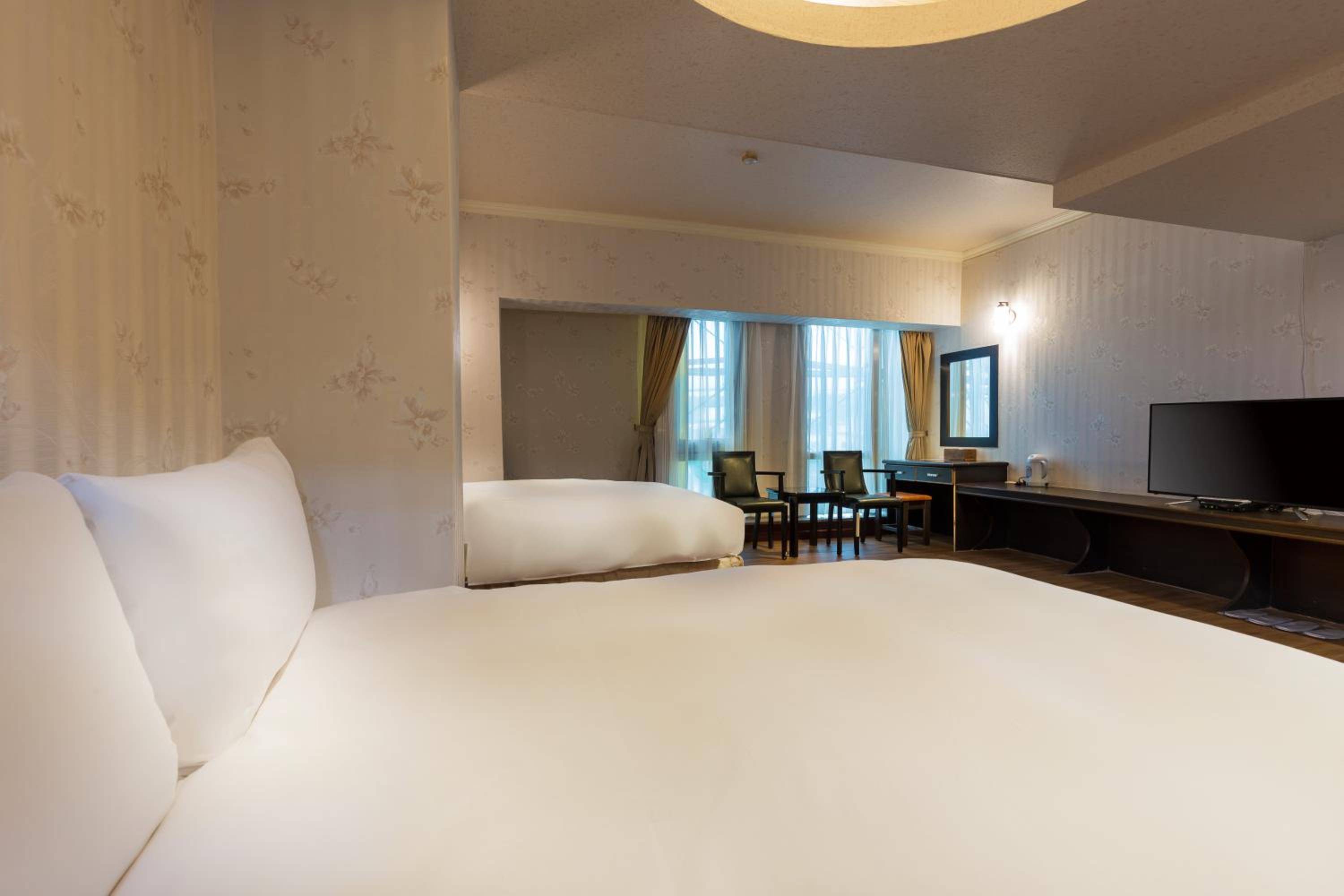 Lishin Hotel