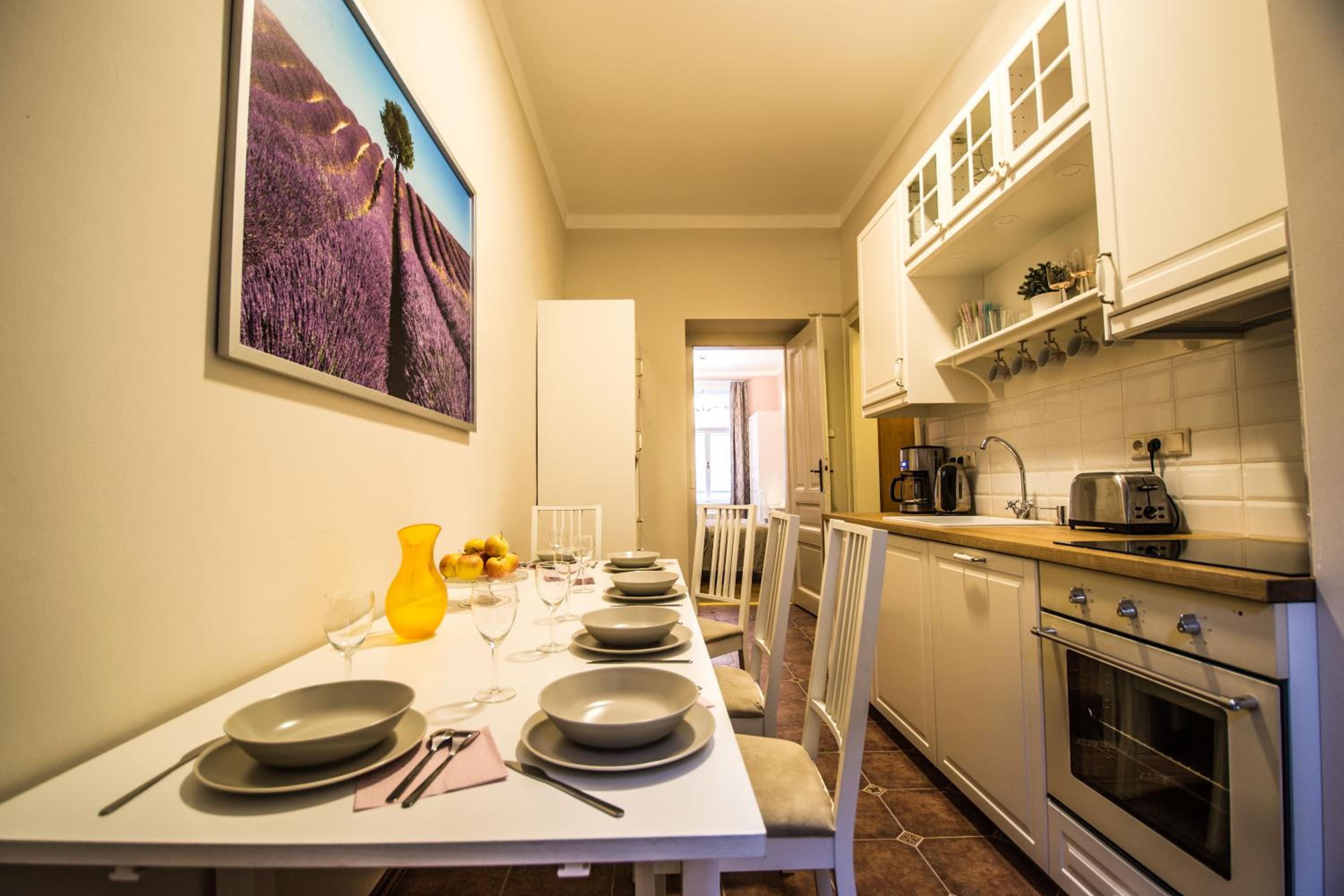 Colonial Ruterra 2BDR Apartment