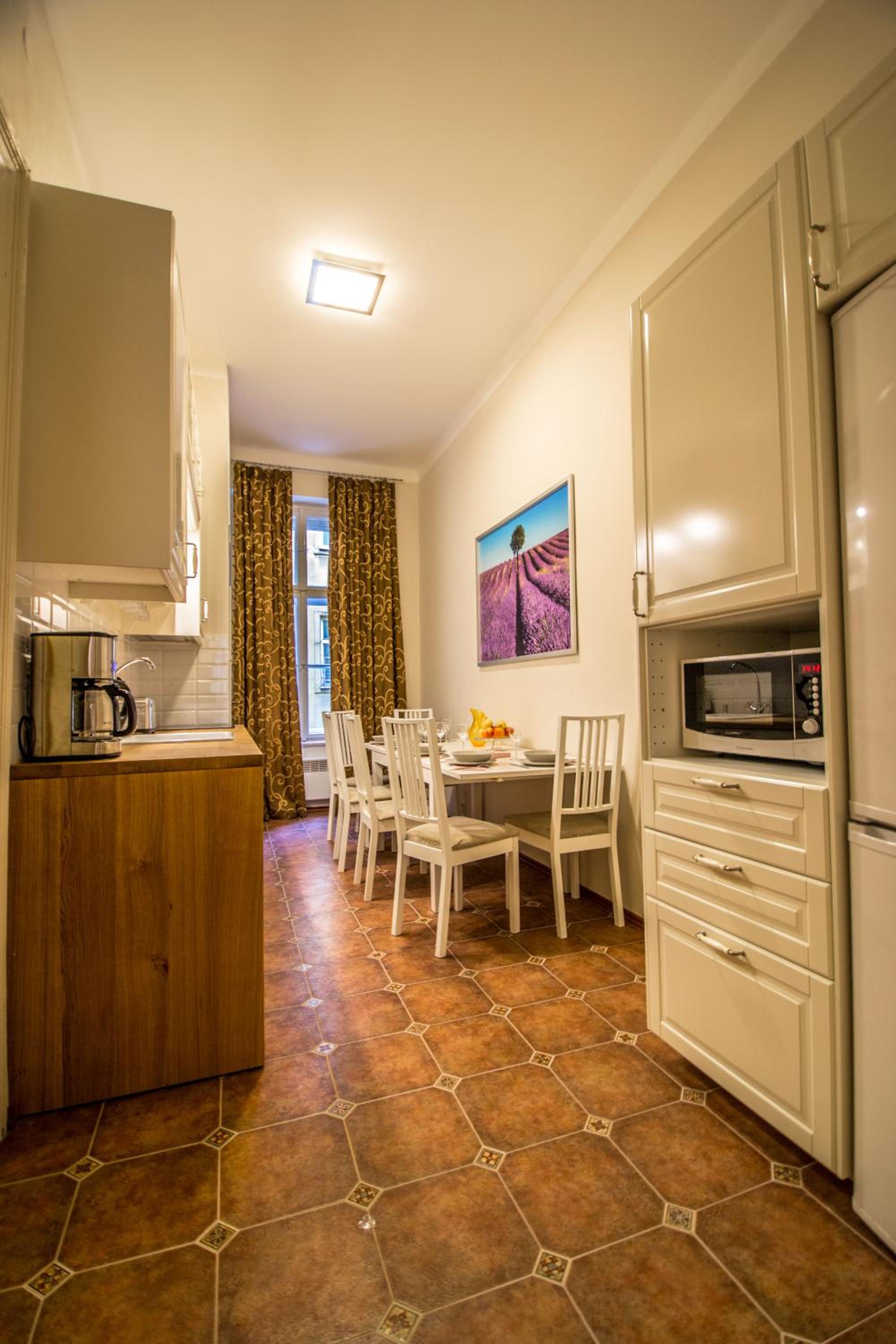 Colonial Ruterra 2BDR Apartment