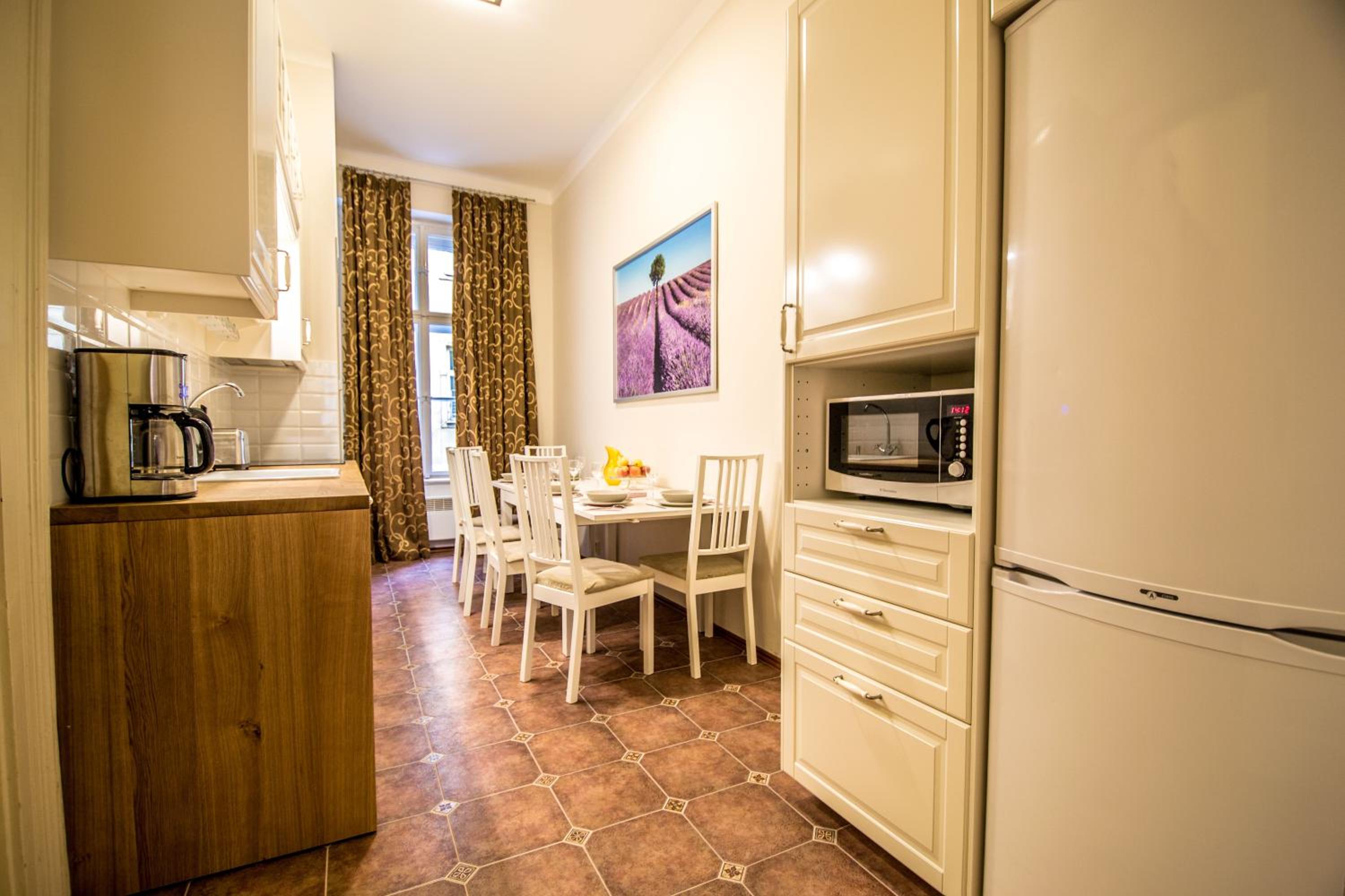 Colonial Ruterra 2BDR Apartment