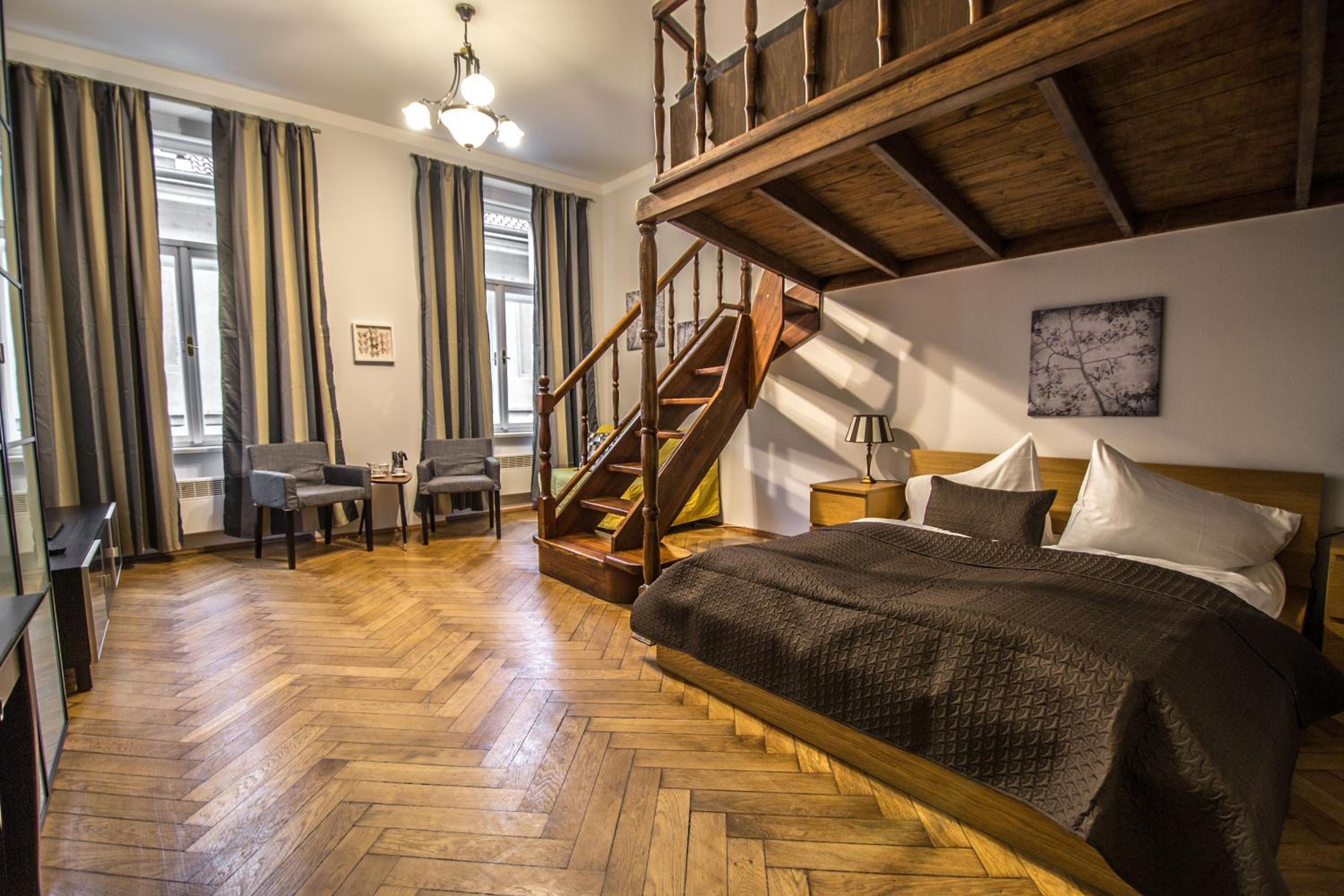 Colonial Ruterra 2BDR Apartment