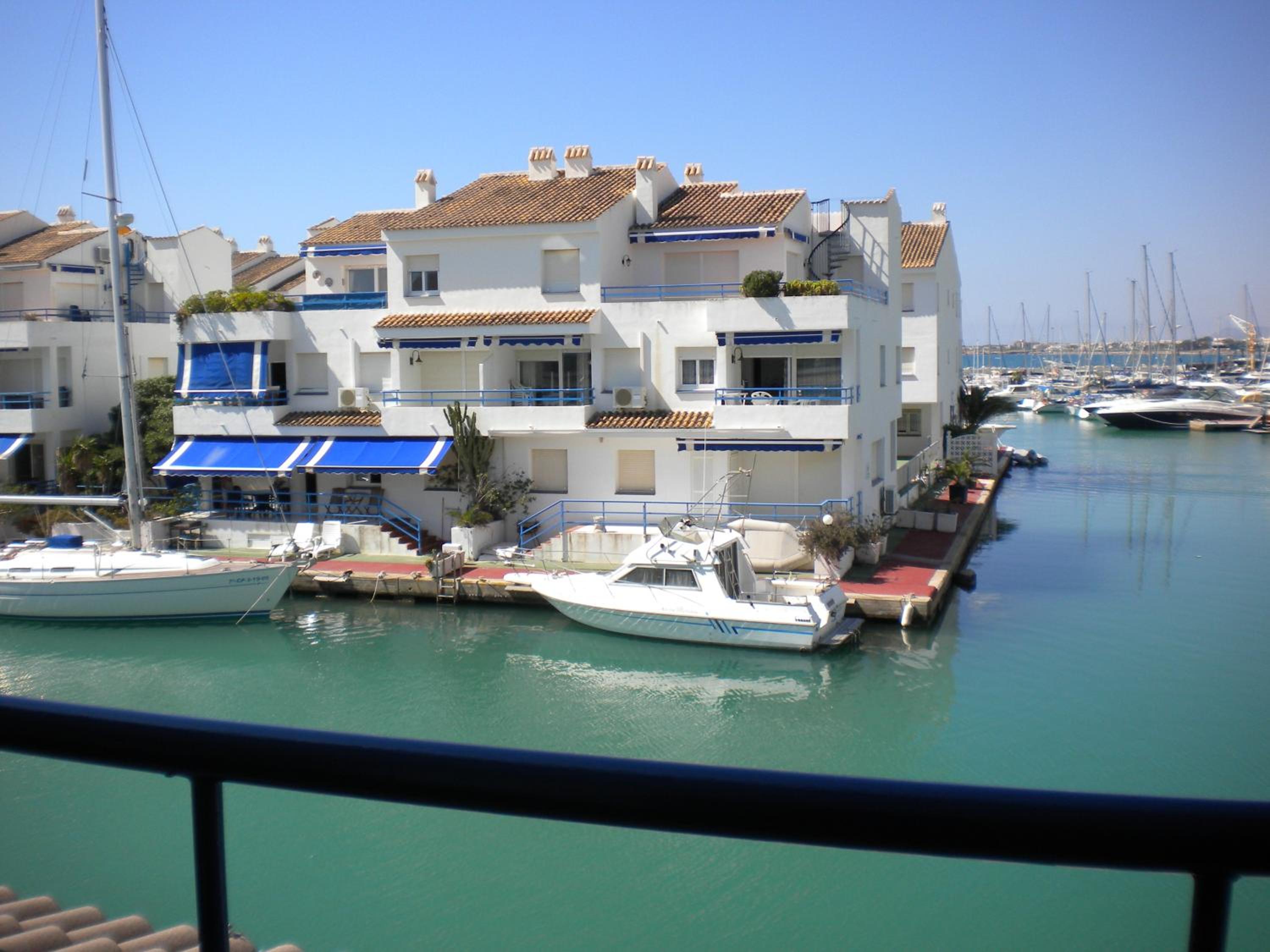Apartamentos El Puerto