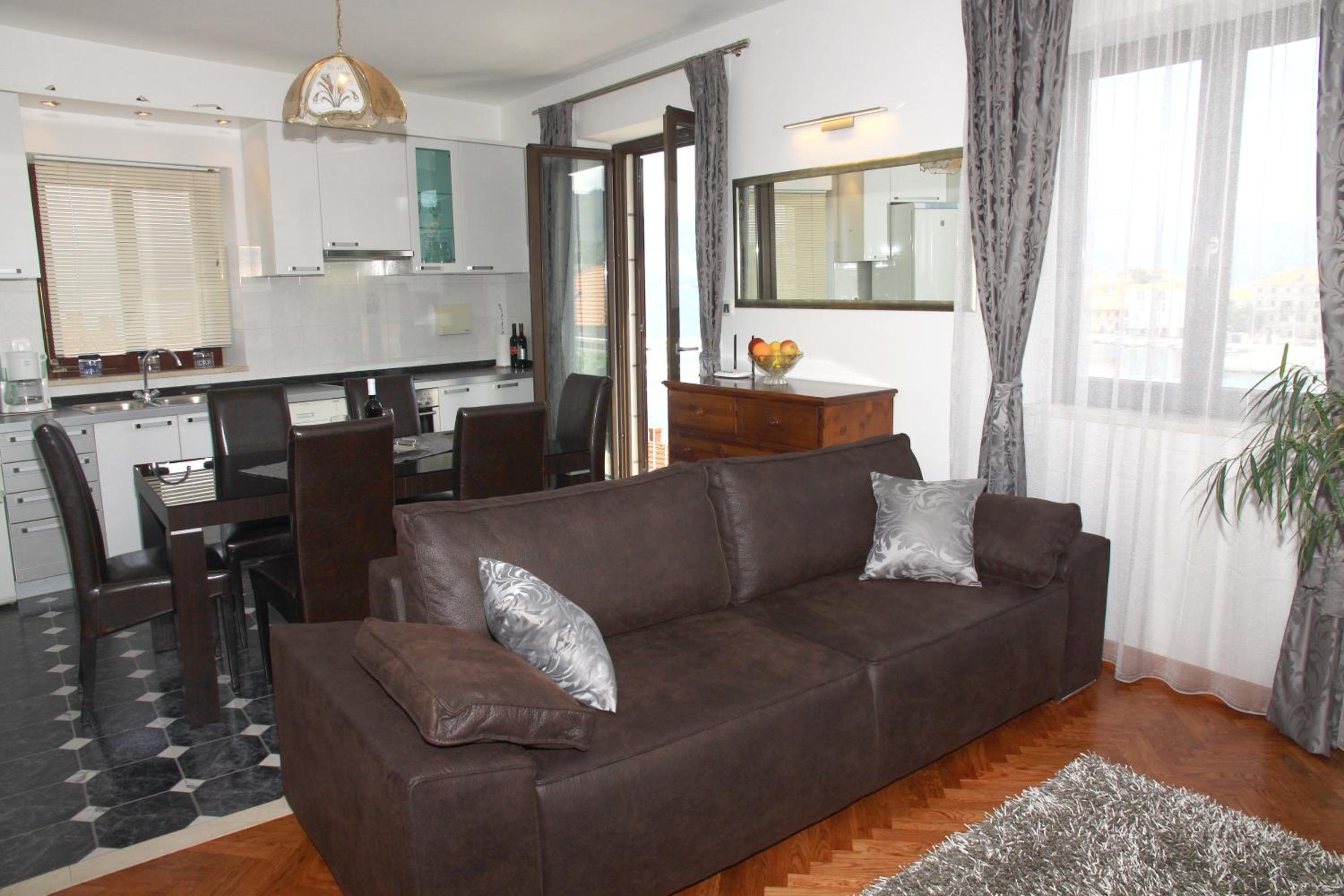 Apartments Romana