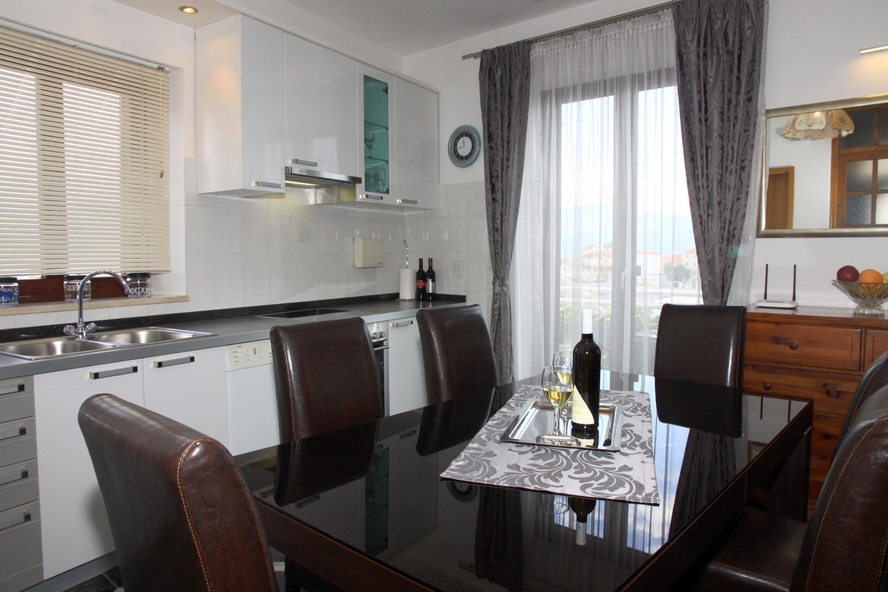 Apartments Romana