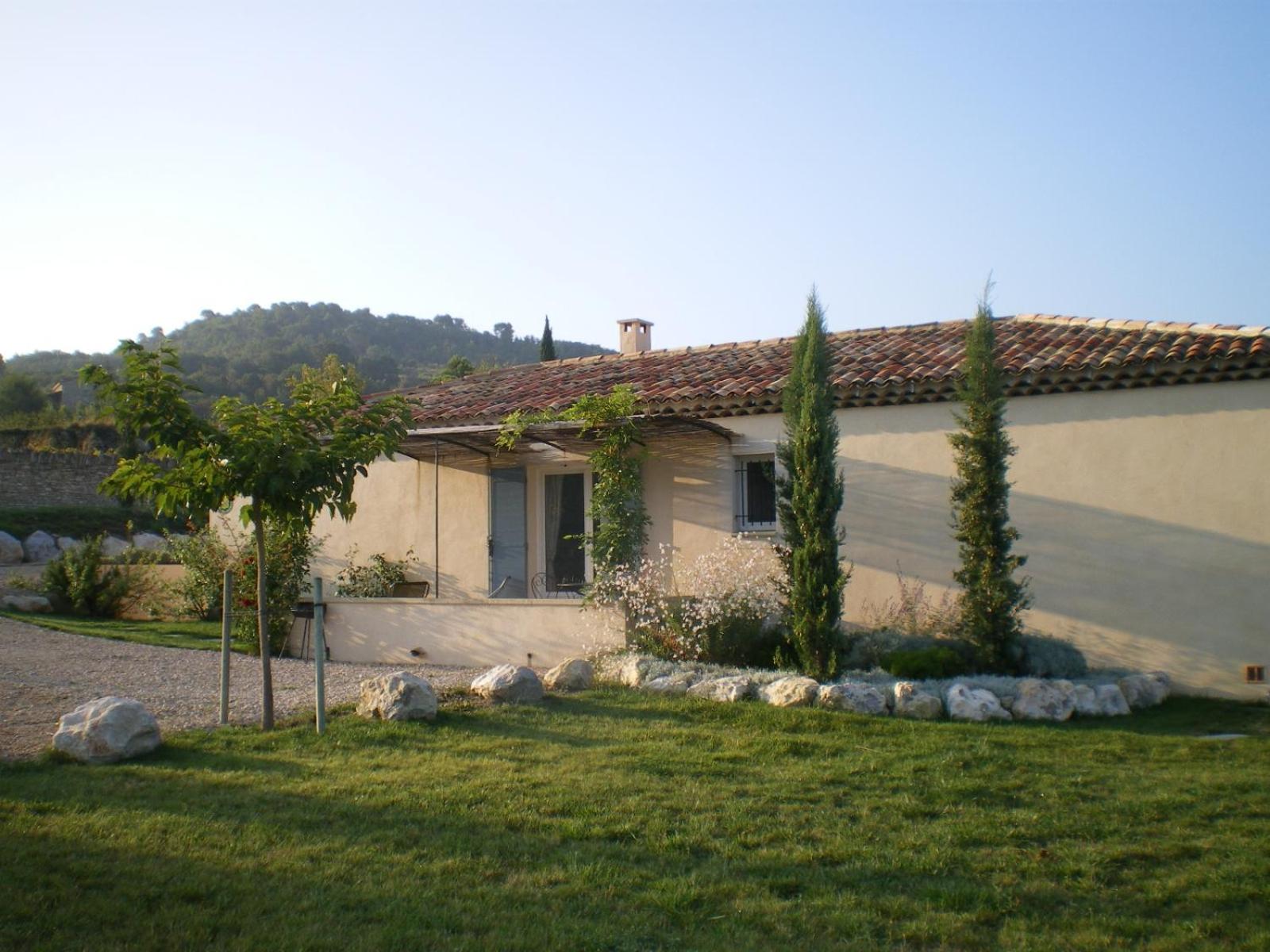 Cerise en Provence view 5