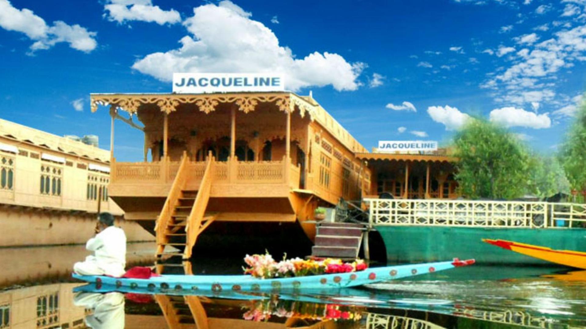 Jacqueline houseboat view 3