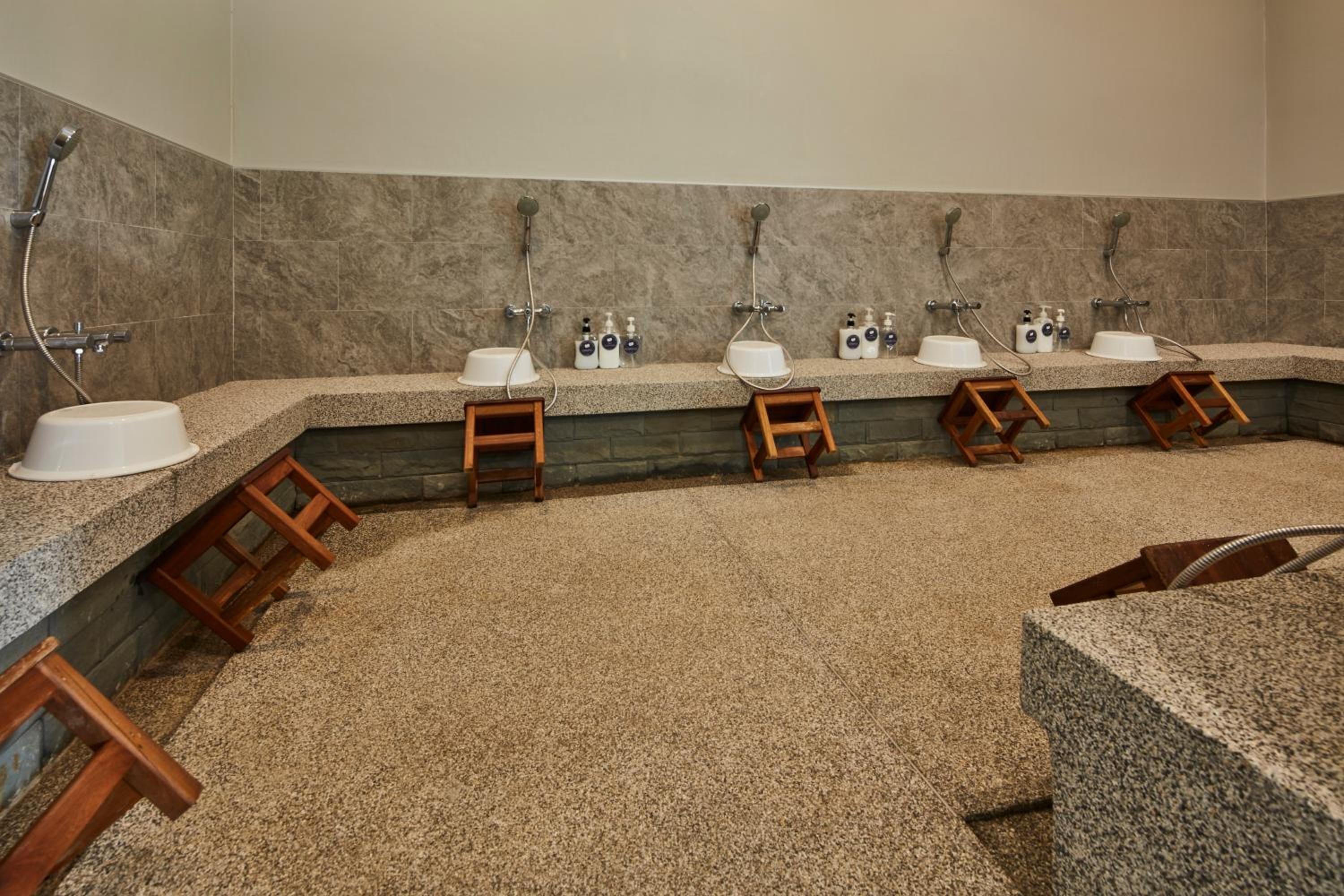 Serenity Hotel and Spa Kabinburi